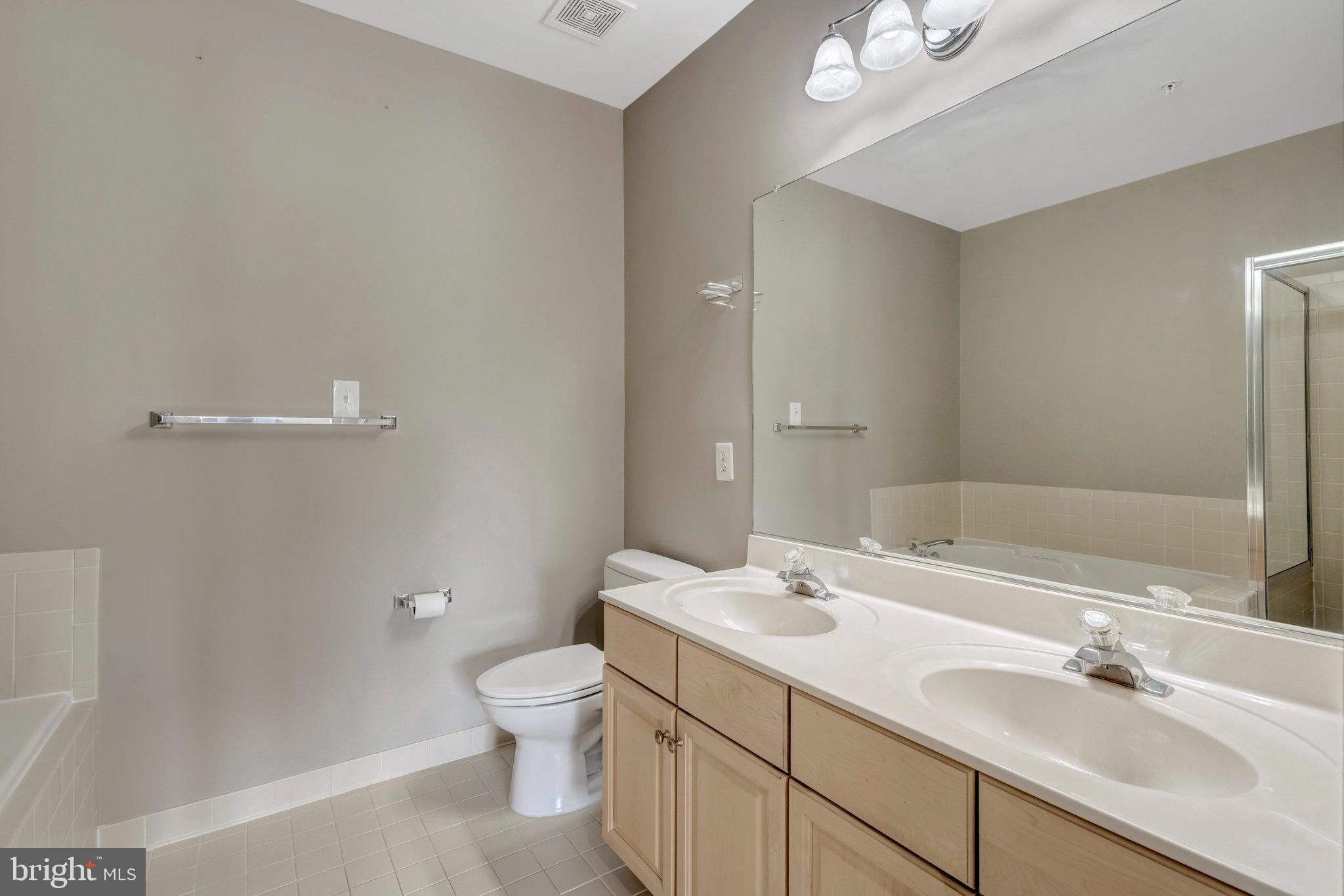 LAKESIDE AT SOUTH RIDING - Residential