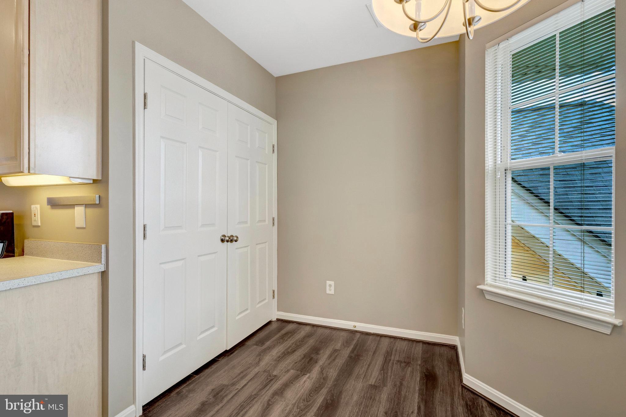 LAKESIDE AT SOUTH RIDING - Residential