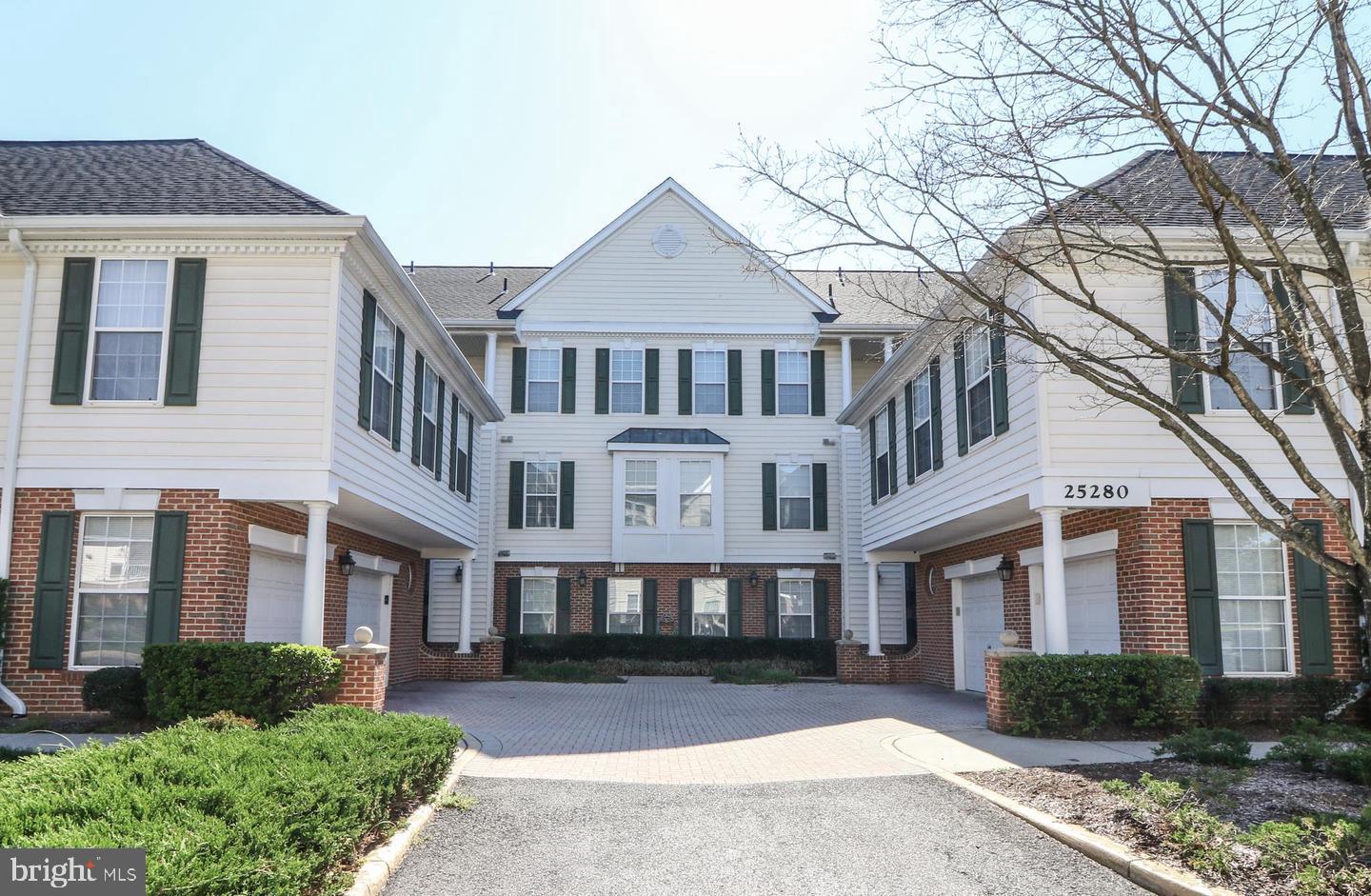 25280 LAKE SHORE SQUARE 304