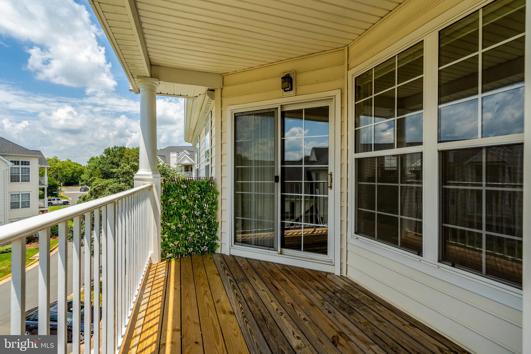 LAKESIDE AT SOUTH RIDING - Residential