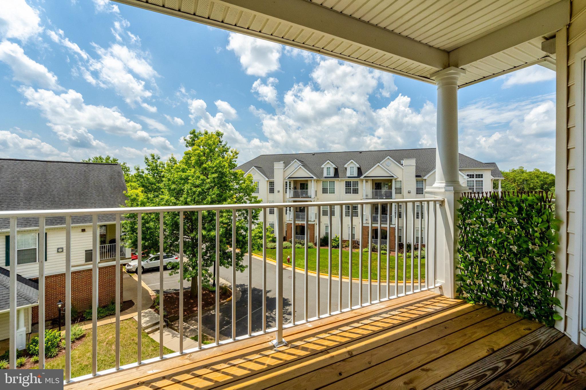 LAKESIDE AT SOUTH RIDING - Residential