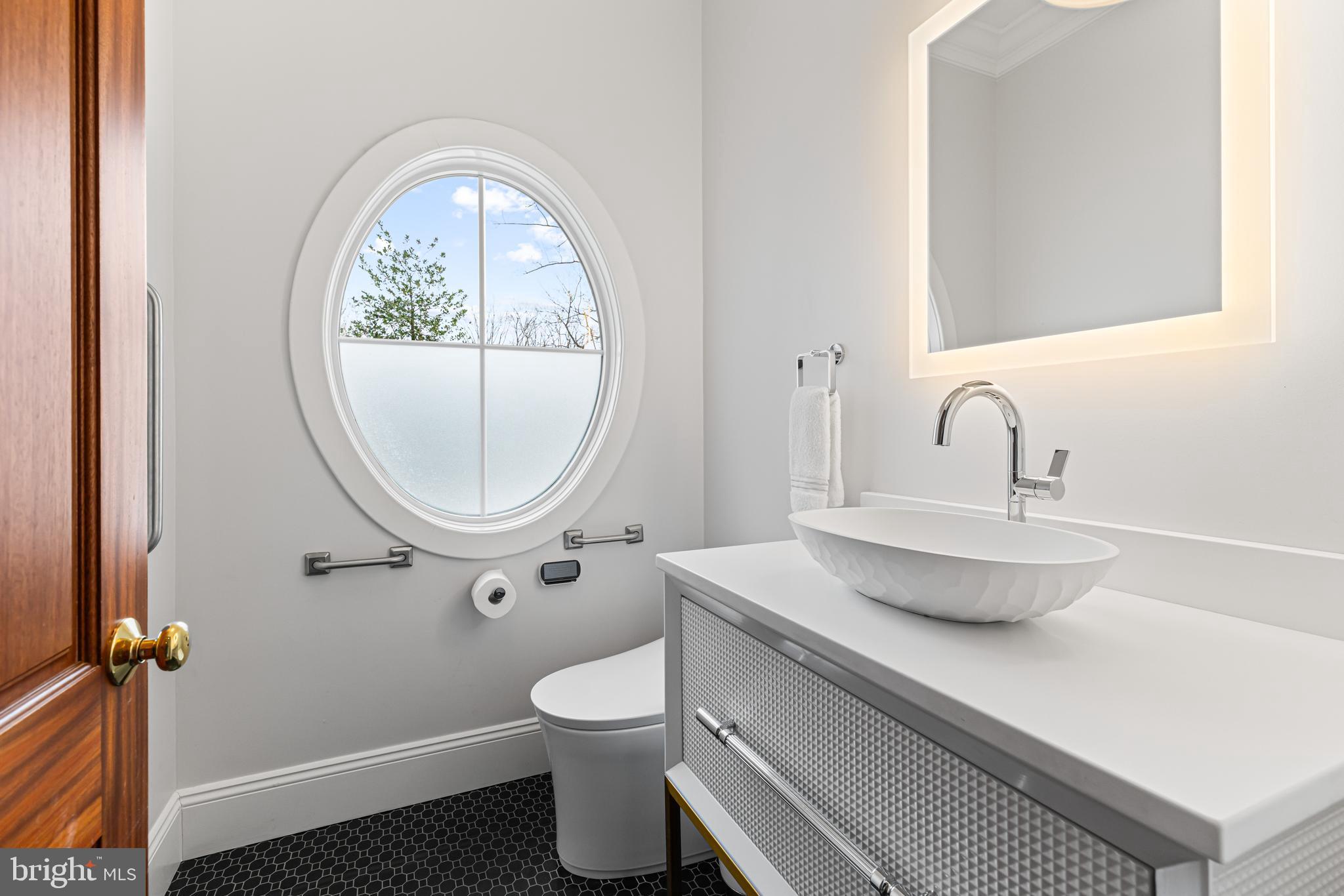 CHESTNUT HILL - Residential