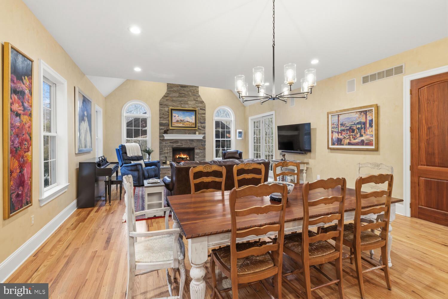 CHESTNUT HILL - Residential