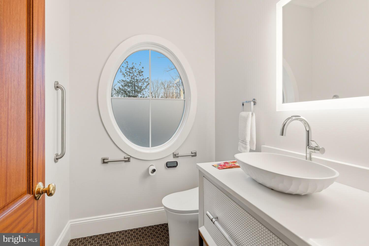 CHESTNUT HILL - Residential