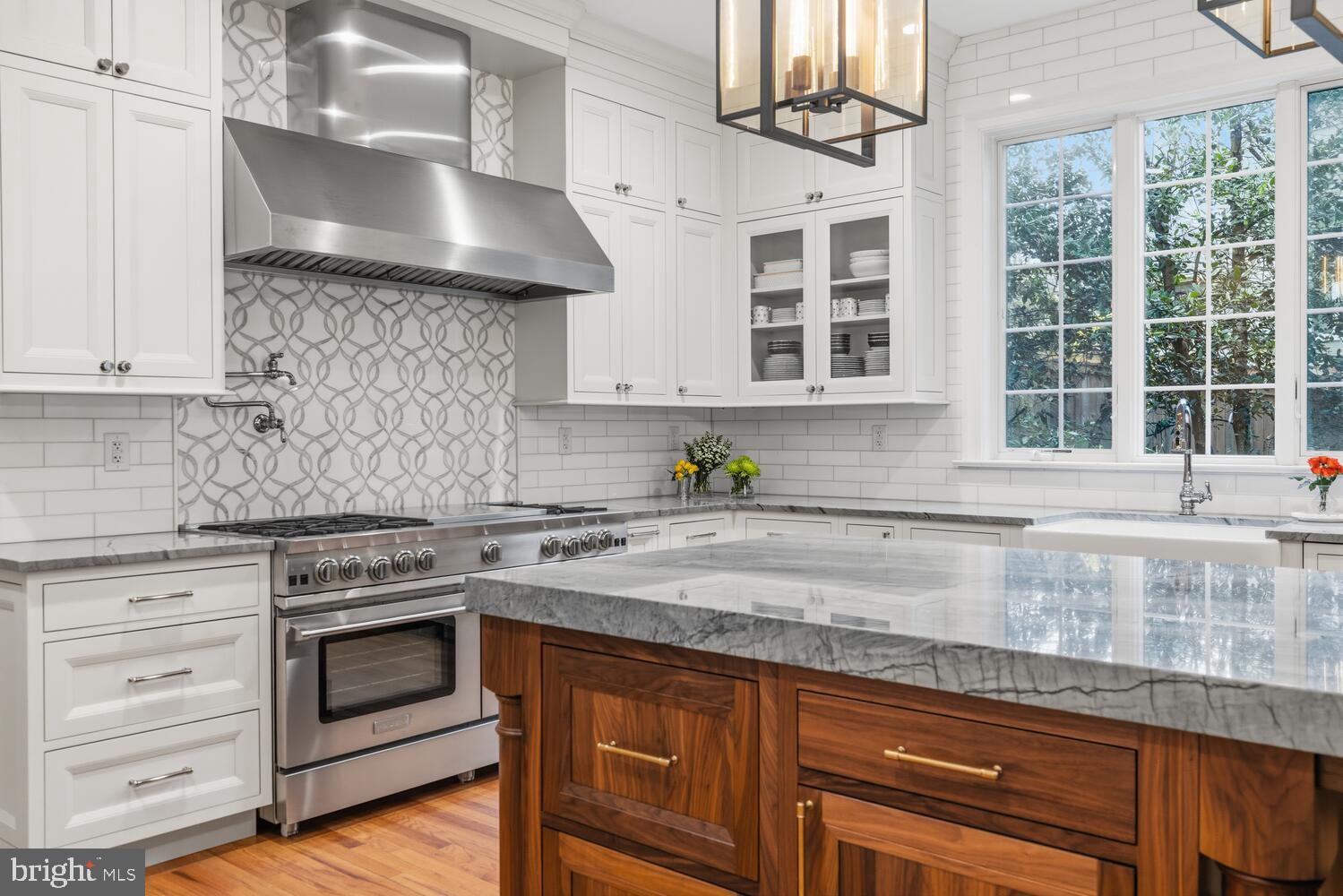 CHESTNUT HILL - Residential