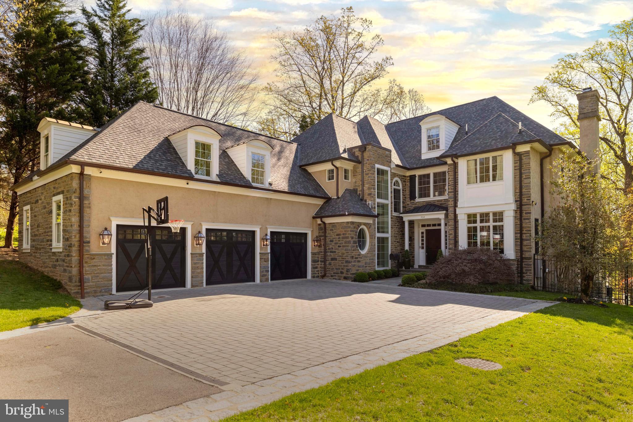 CHESTNUT HILL - Residential