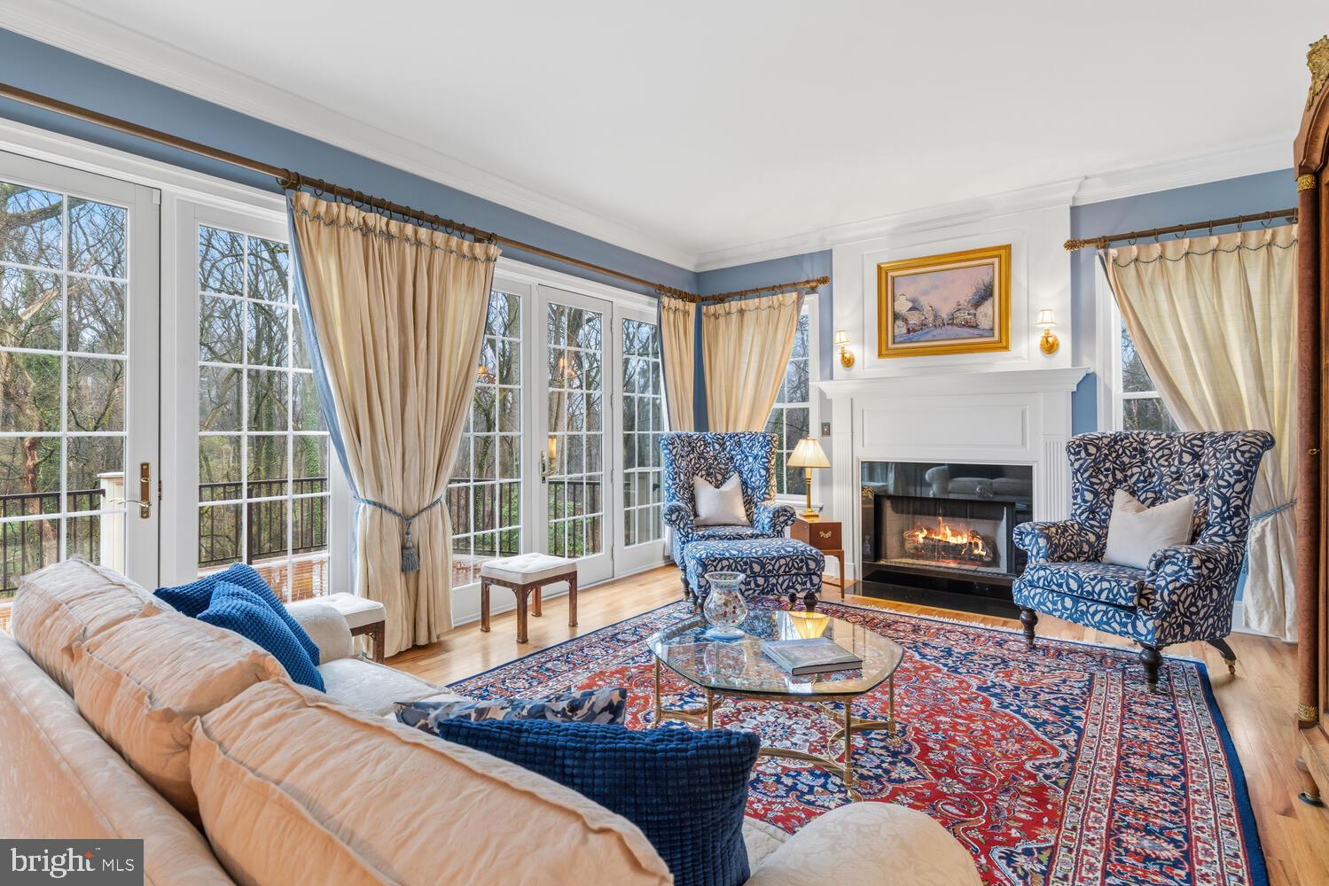 CHESTNUT HILL - Residential