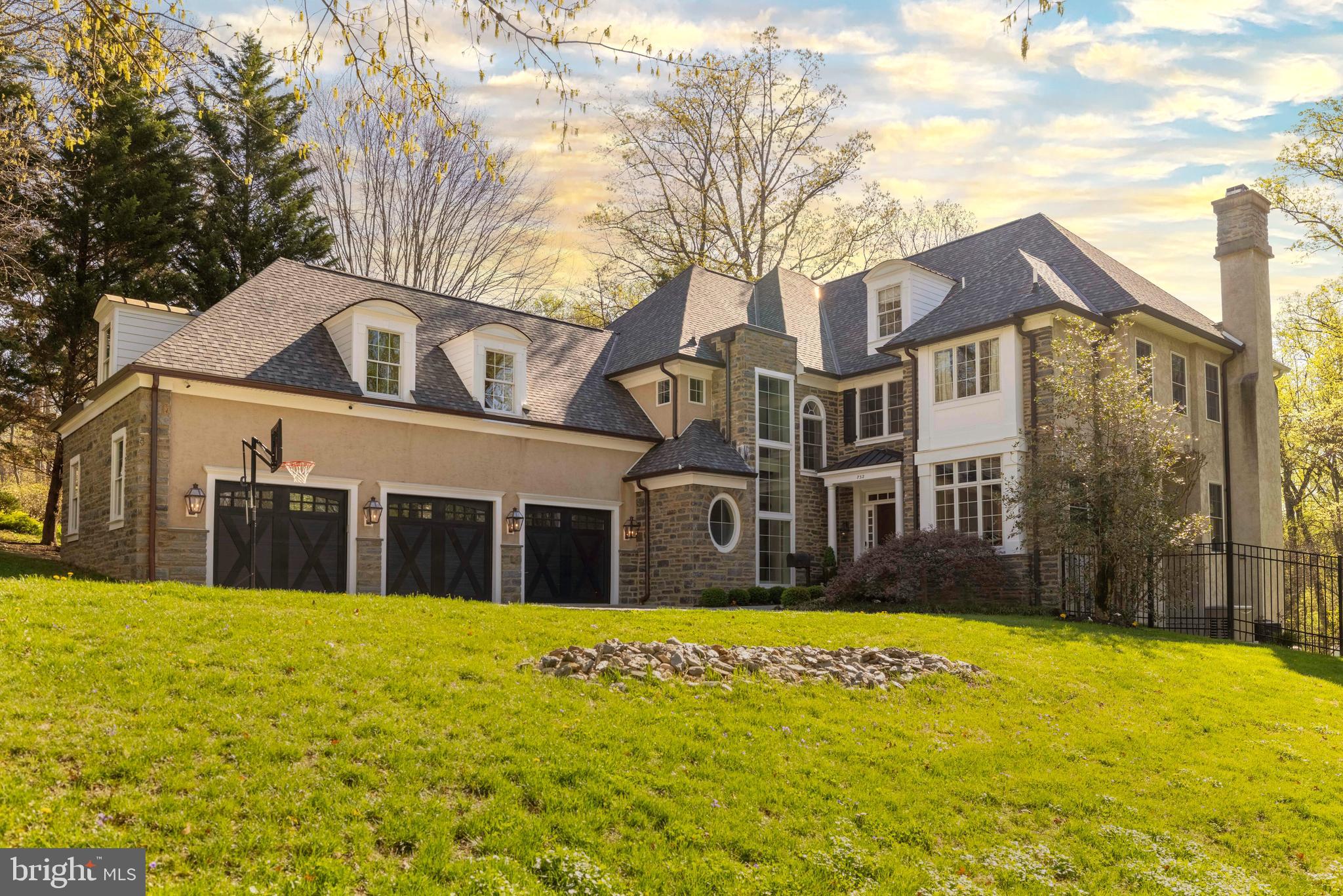 CHESTNUT HILL - Residential