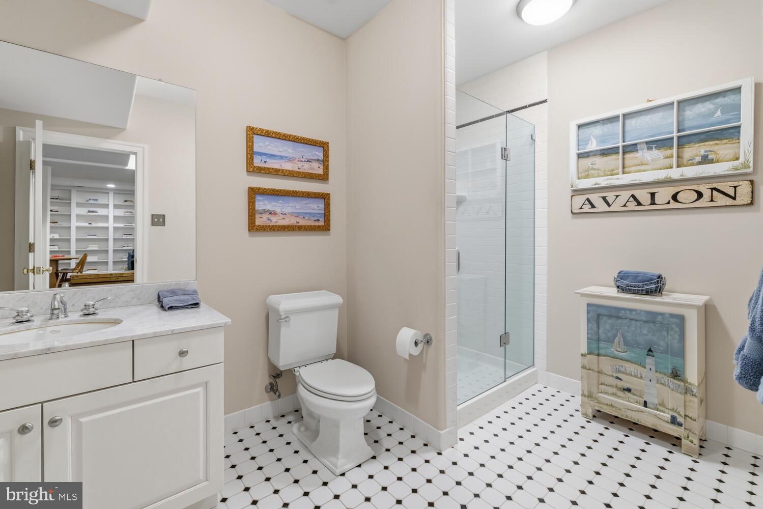 CHESTNUT HILL - Residential