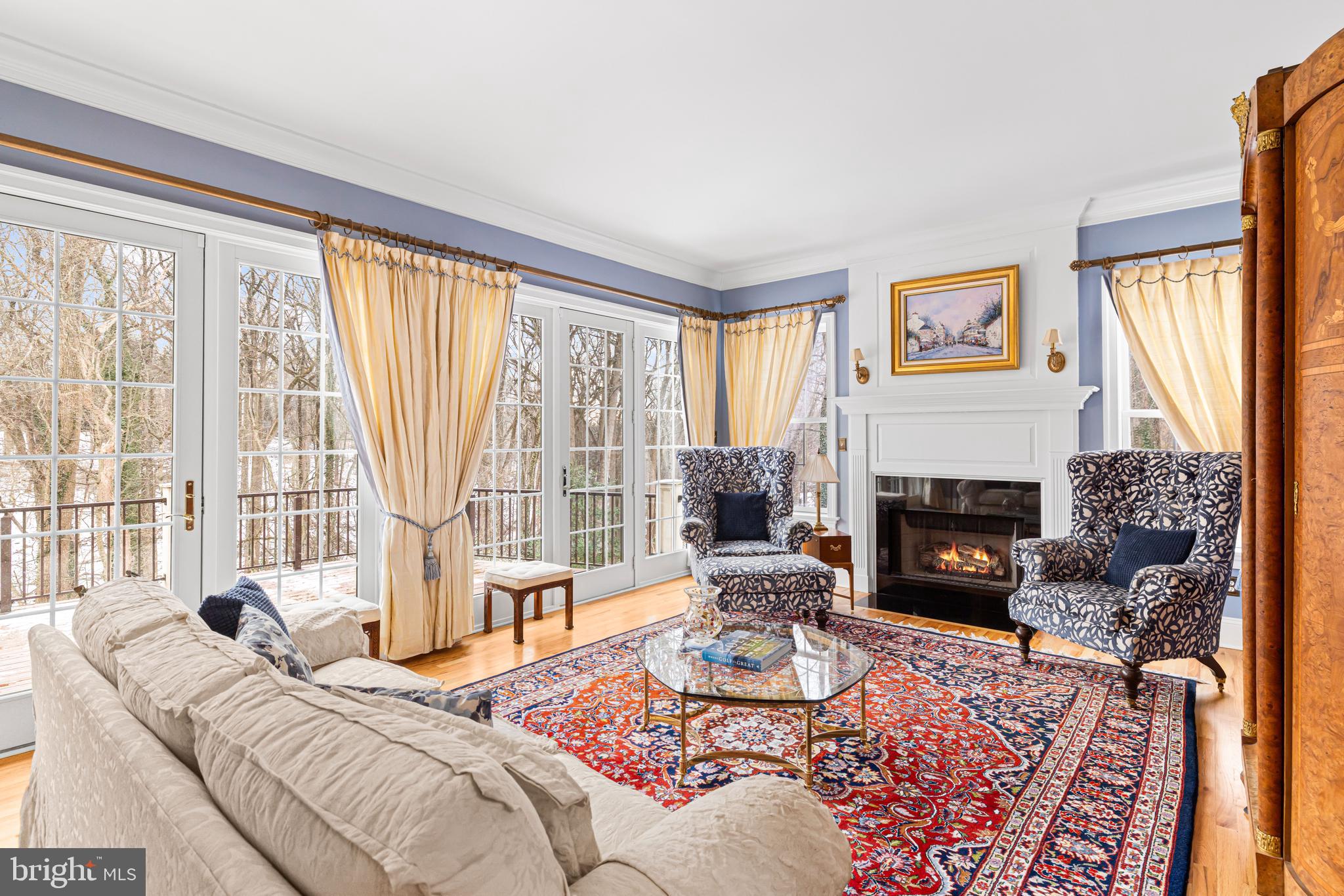 CHESTNUT HILL - Residential