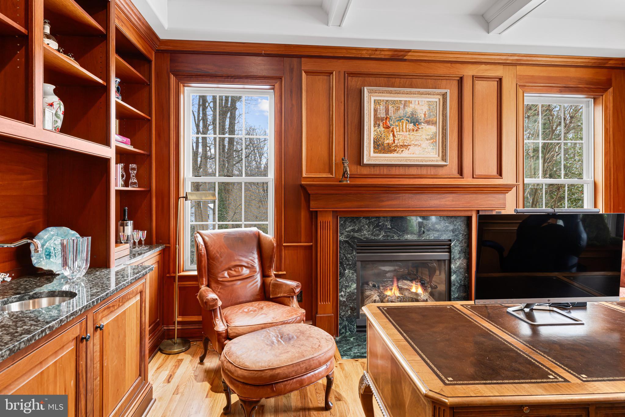 CHESTNUT HILL - Residential