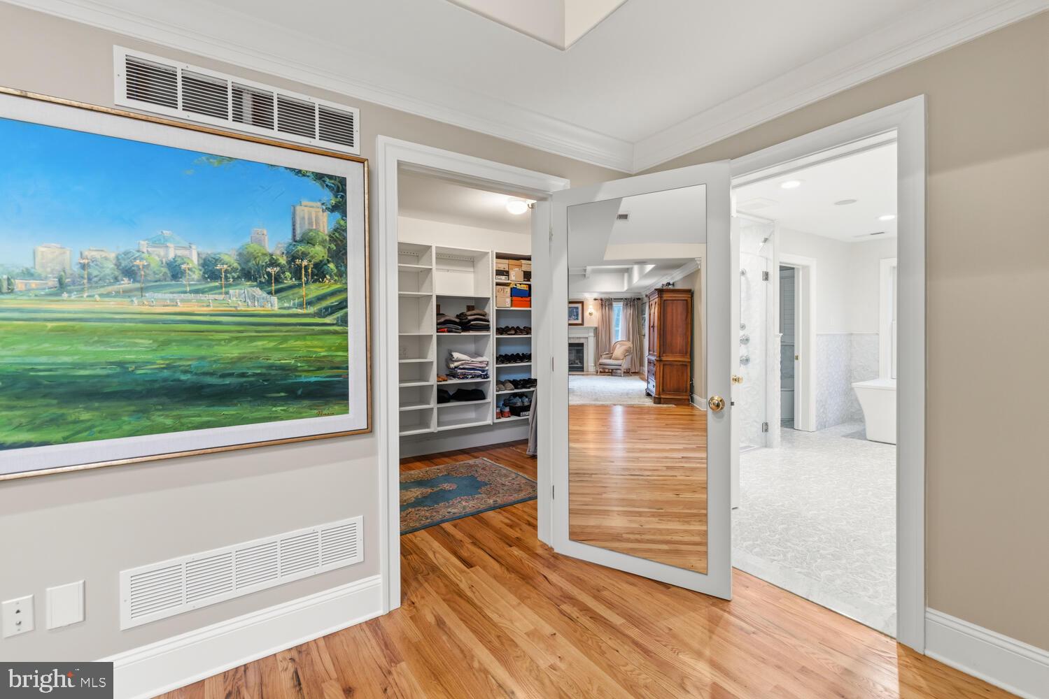 CHESTNUT HILL - Residential