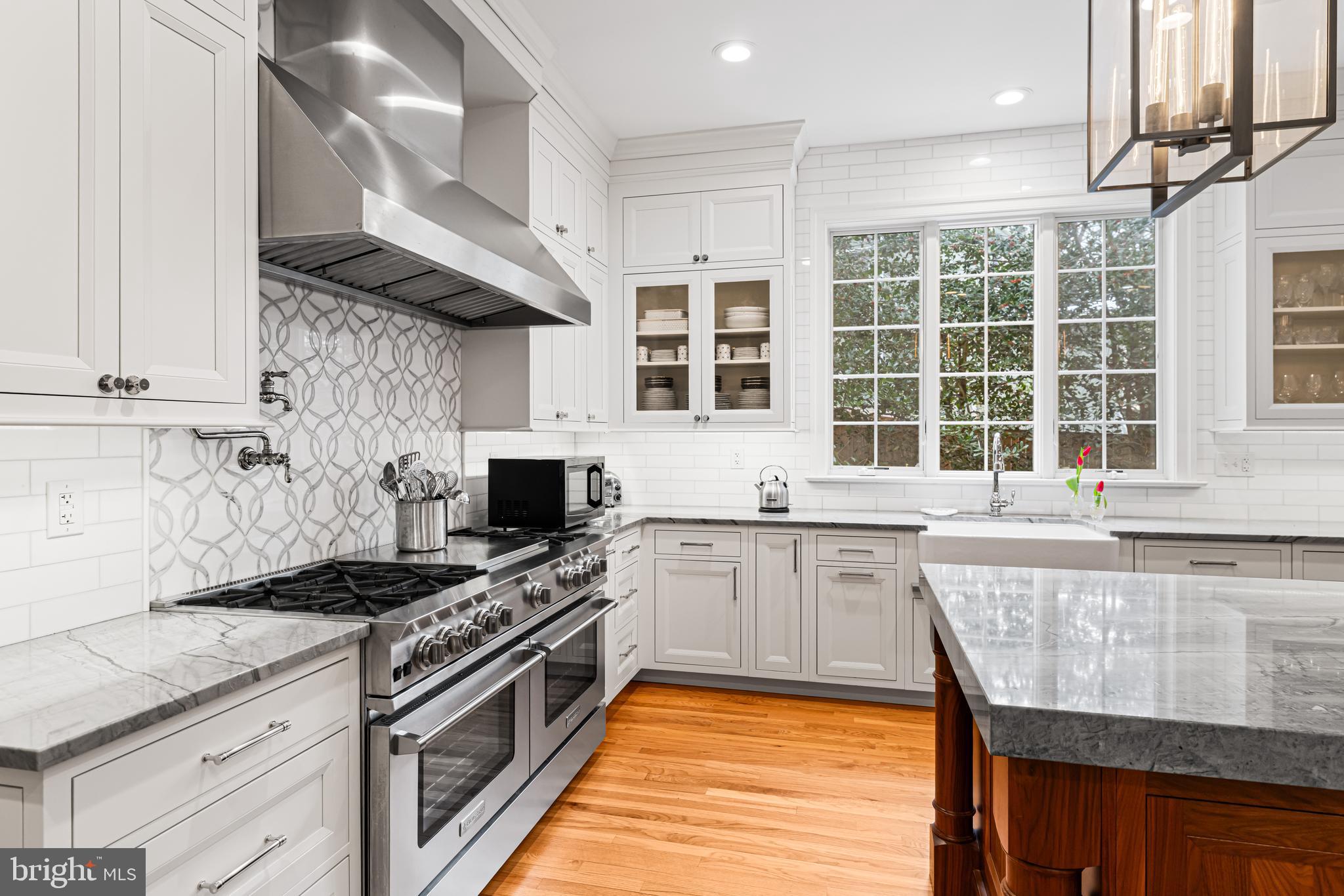 CHESTNUT HILL - Residential