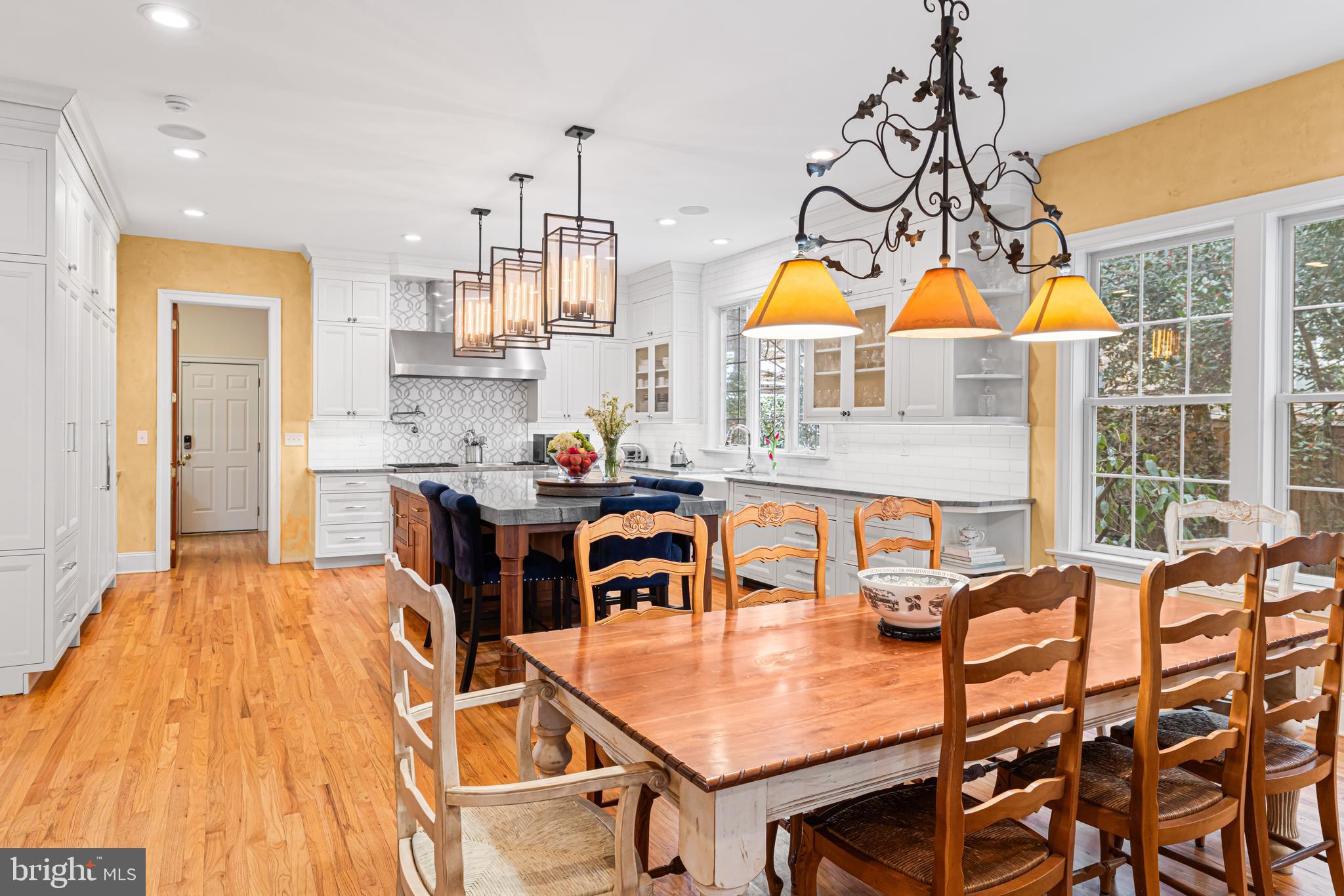 CHESTNUT HILL - Residential