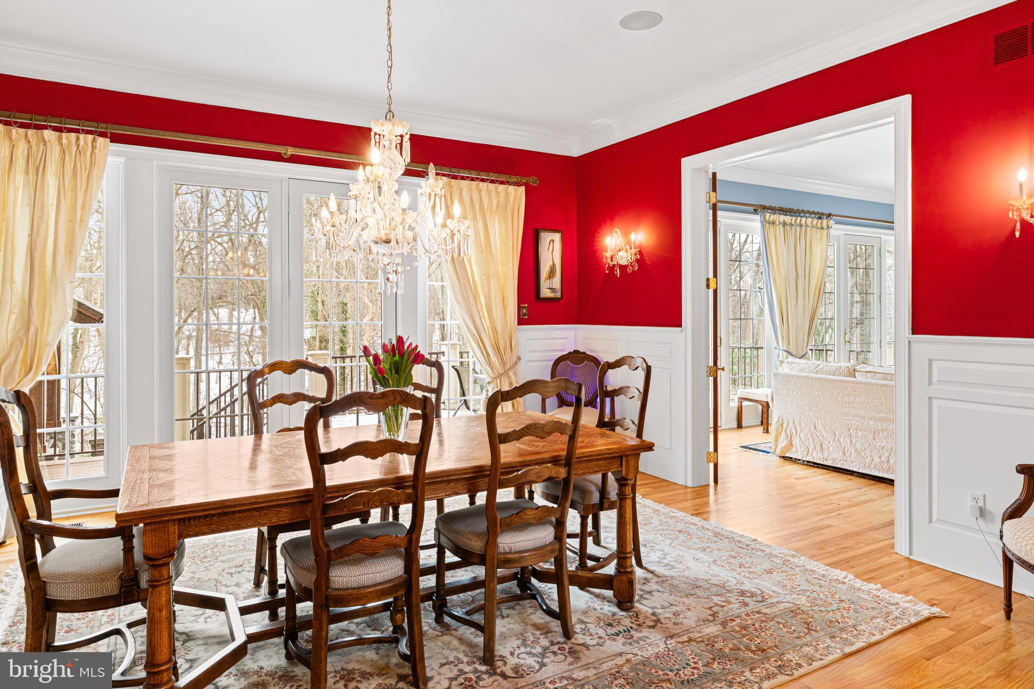 CHESTNUT HILL - Residential