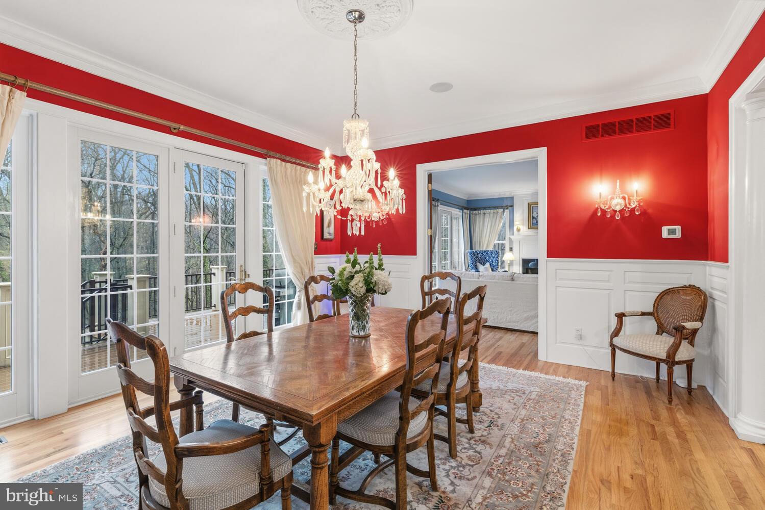 CHESTNUT HILL - Residential