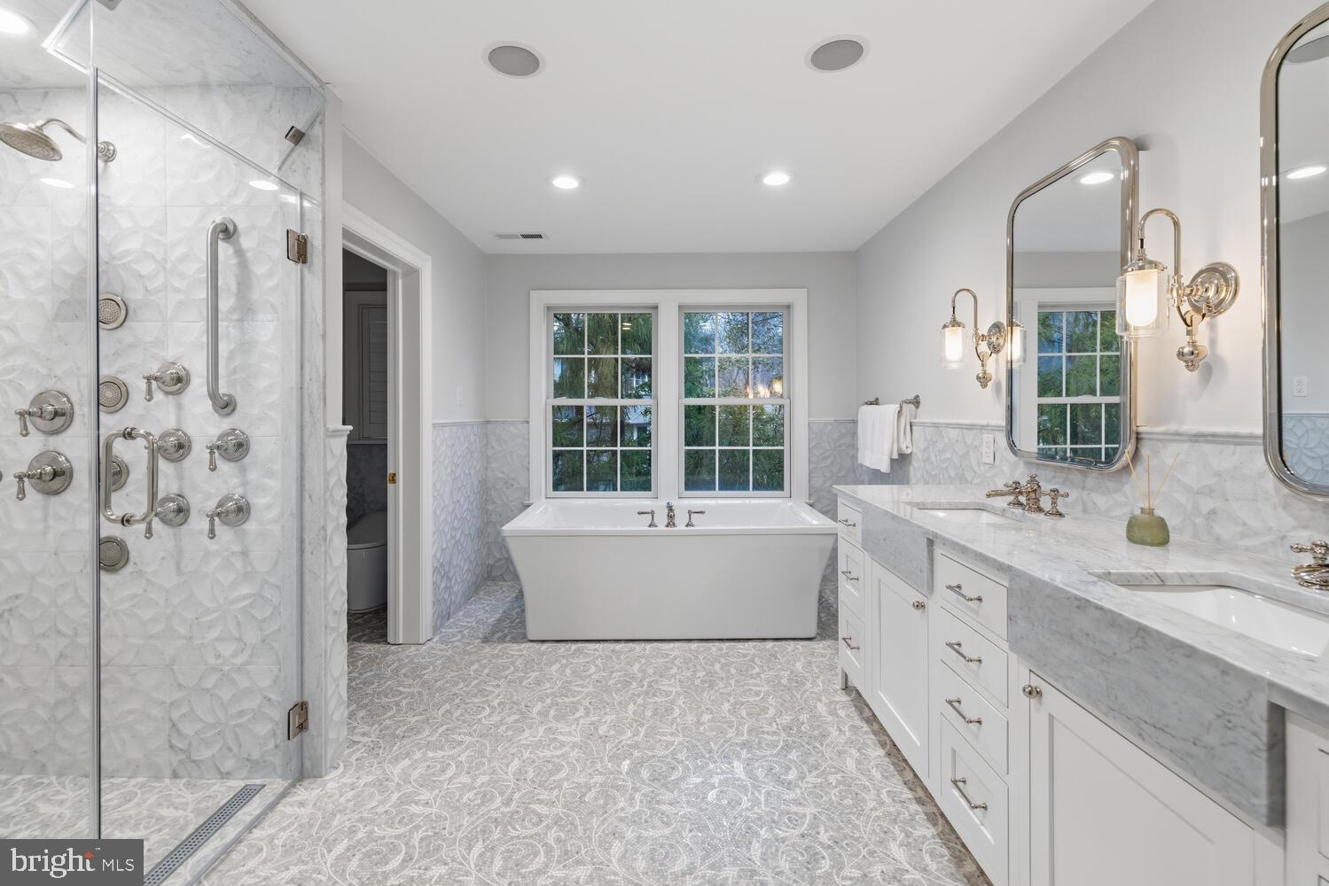 CHESTNUT HILL - Residential