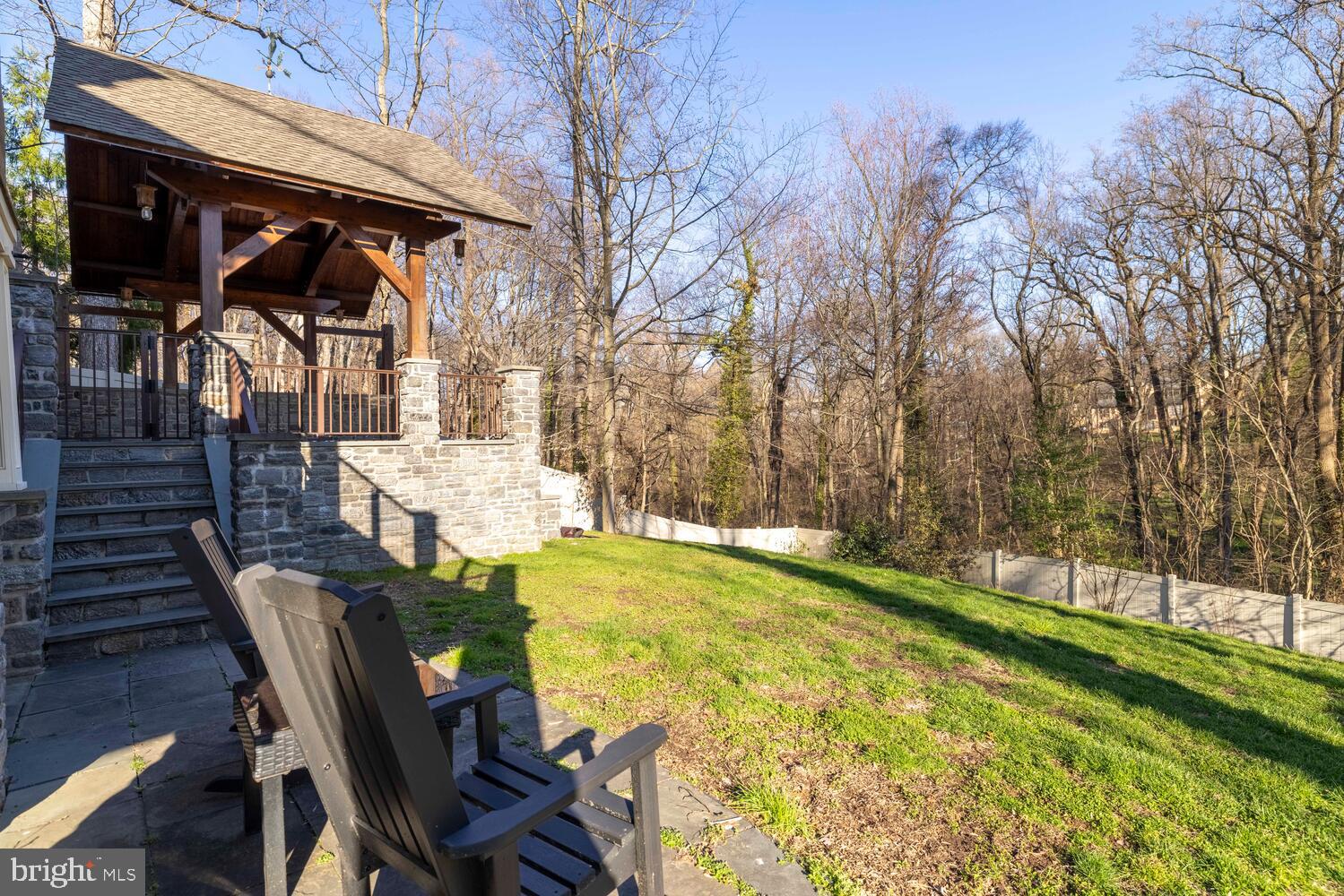 CHESTNUT HILL - Residential