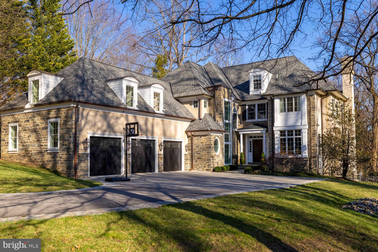 CHESTNUT HILL - Residential