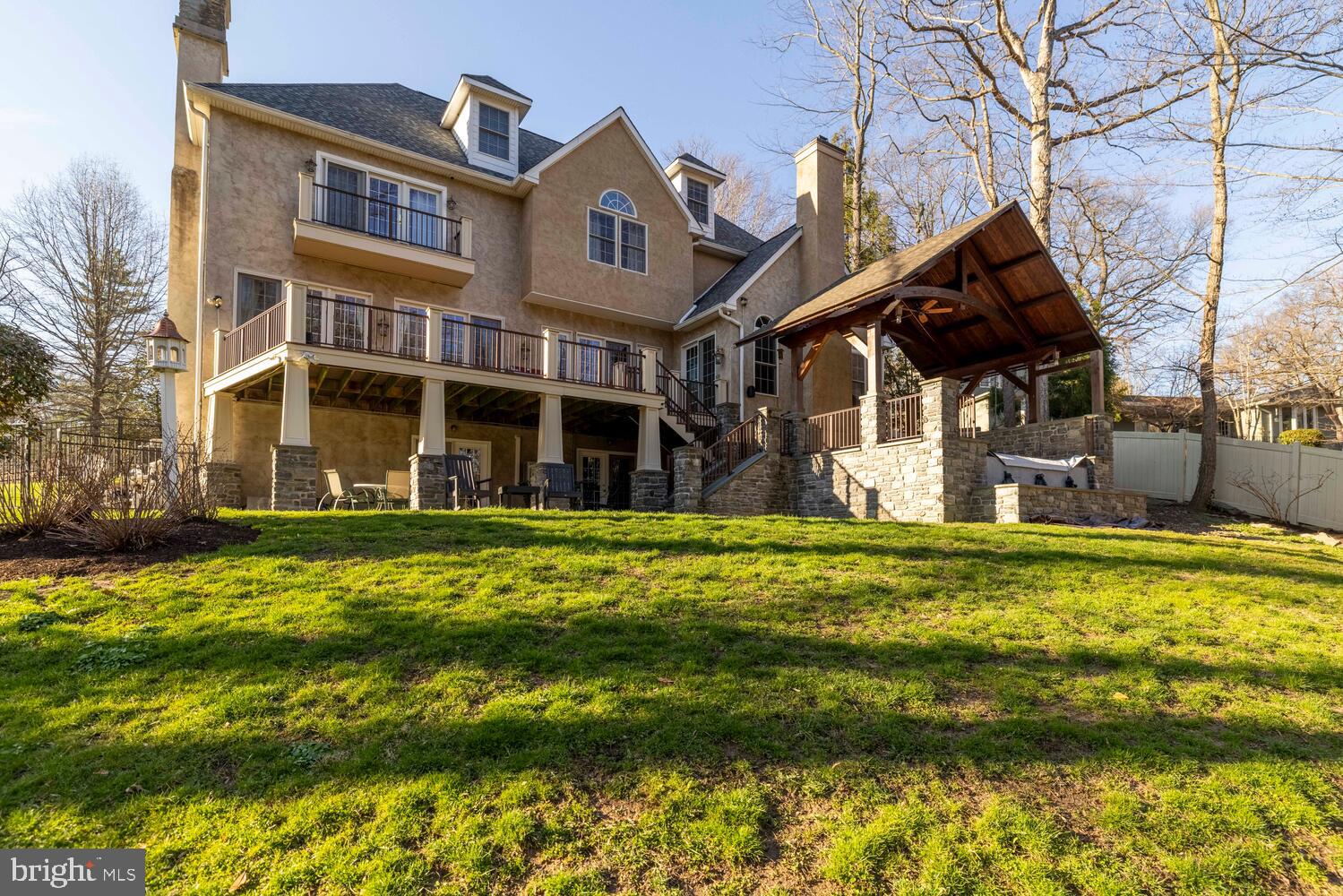 CHESTNUT HILL - Residential