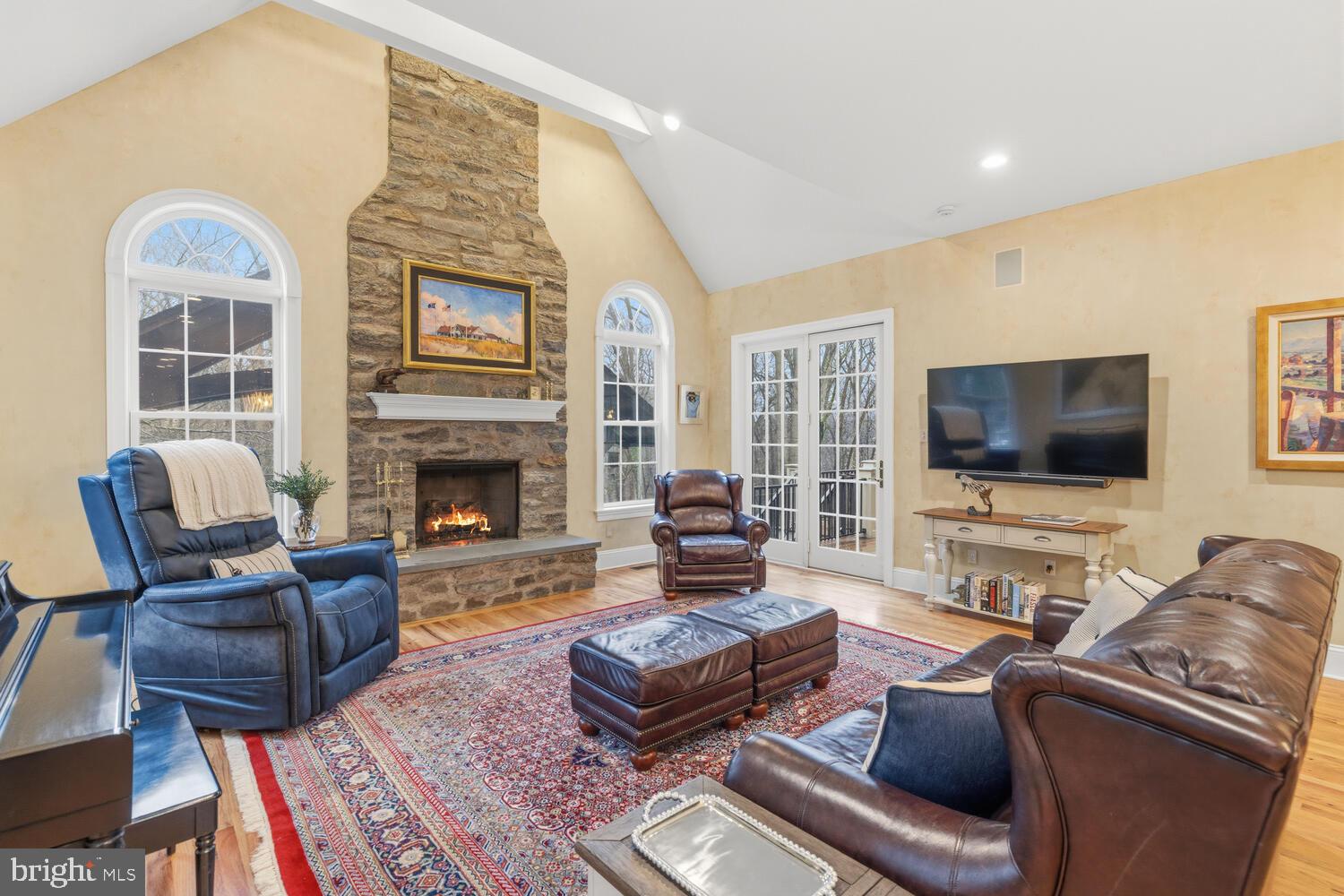 CHESTNUT HILL - Residential