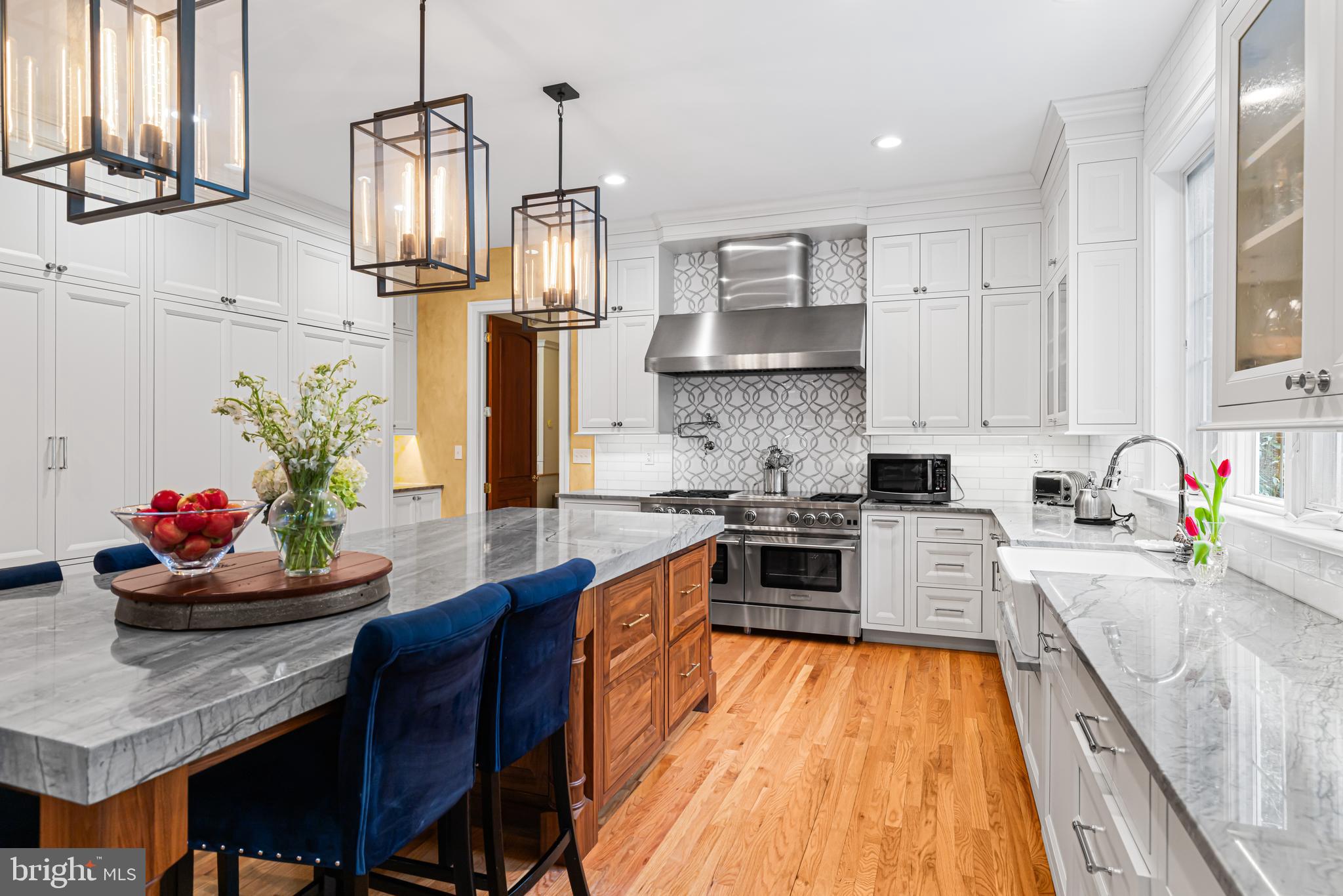 CHESTNUT HILL - Residential