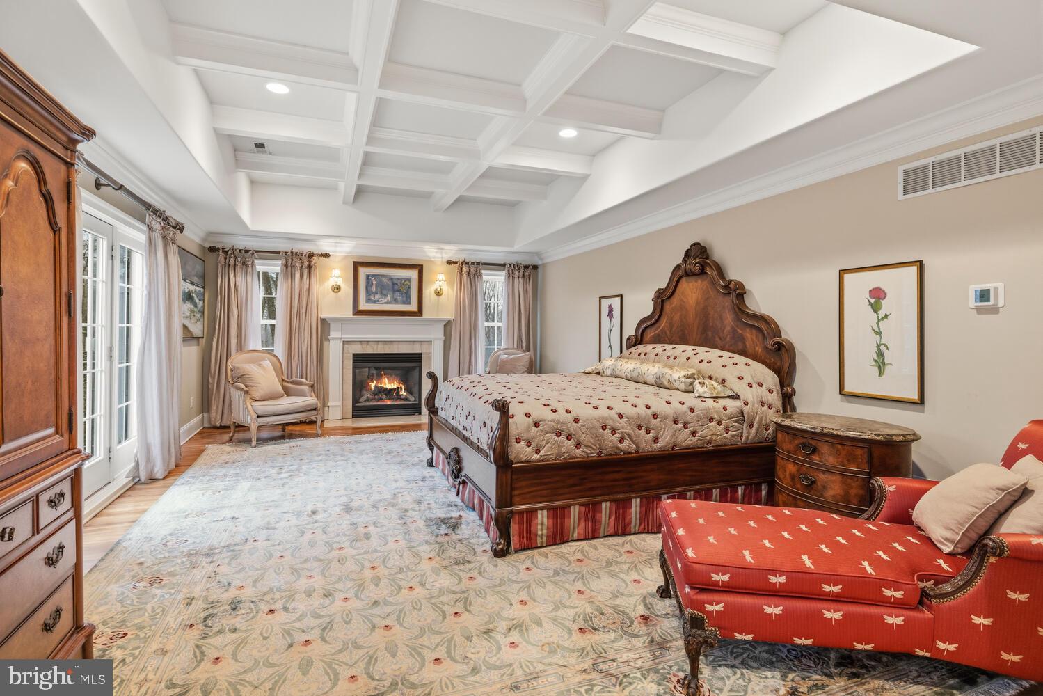 CHESTNUT HILL - Residential