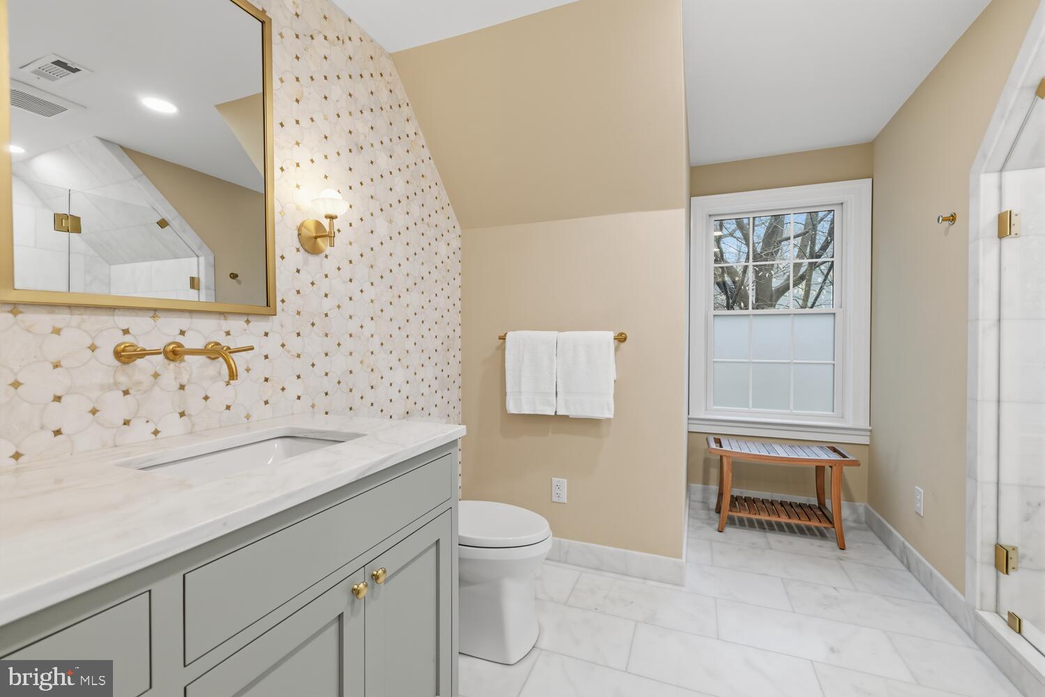 CHESTNUT HILL - Residential