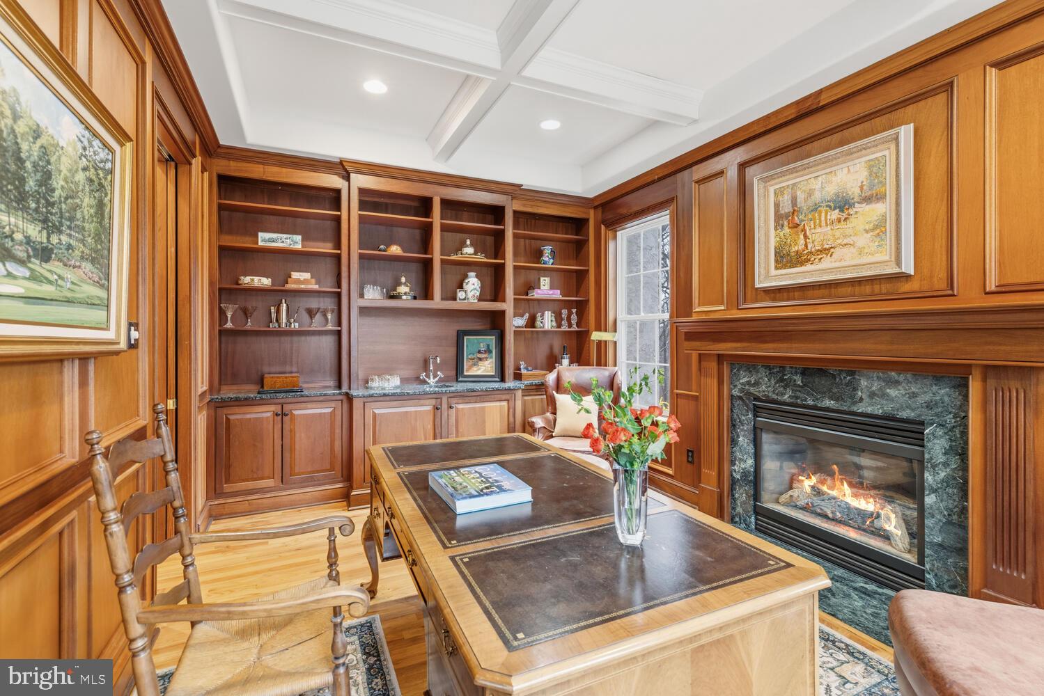 CHESTNUT HILL - Residential