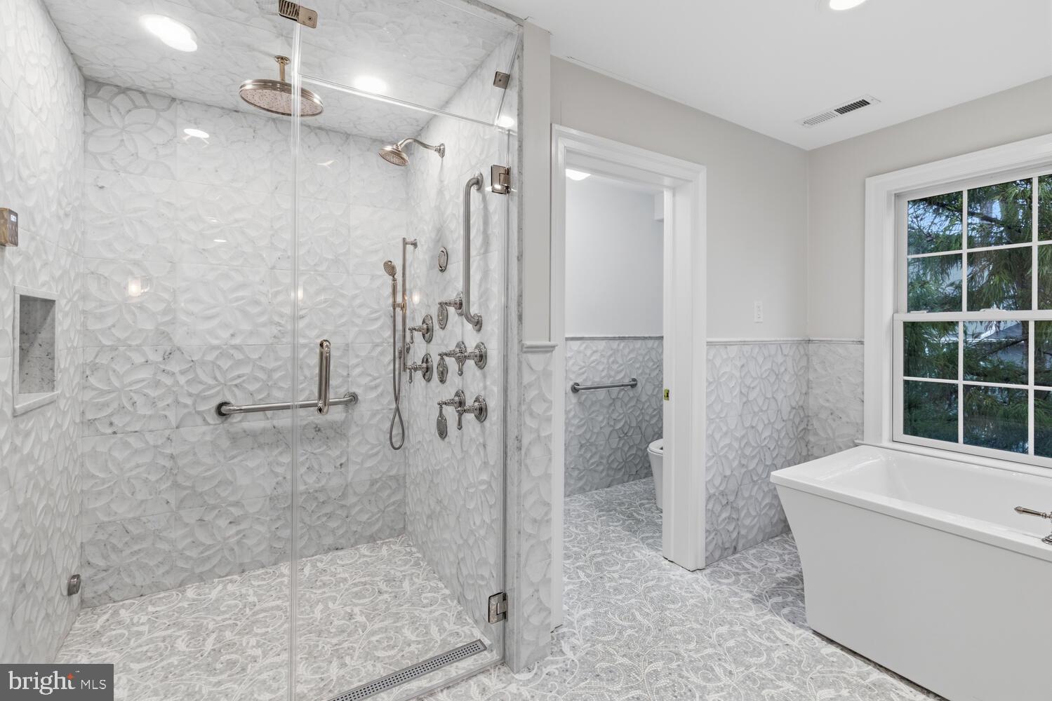 CHESTNUT HILL - Residential