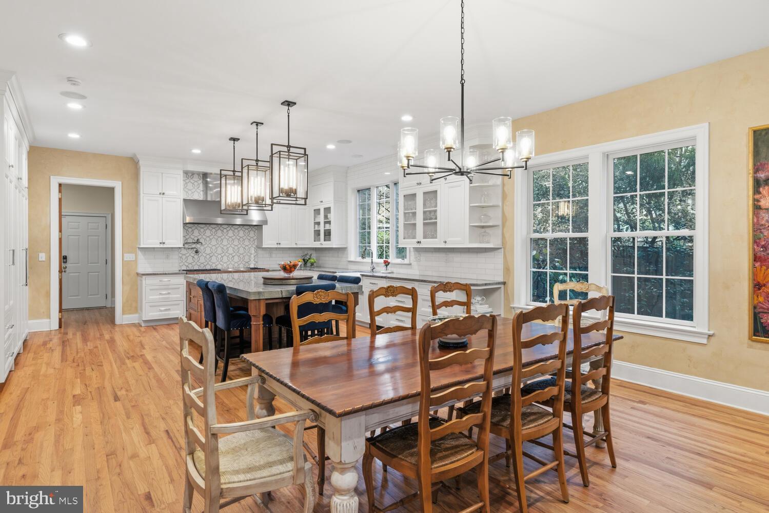 CHESTNUT HILL - Residential