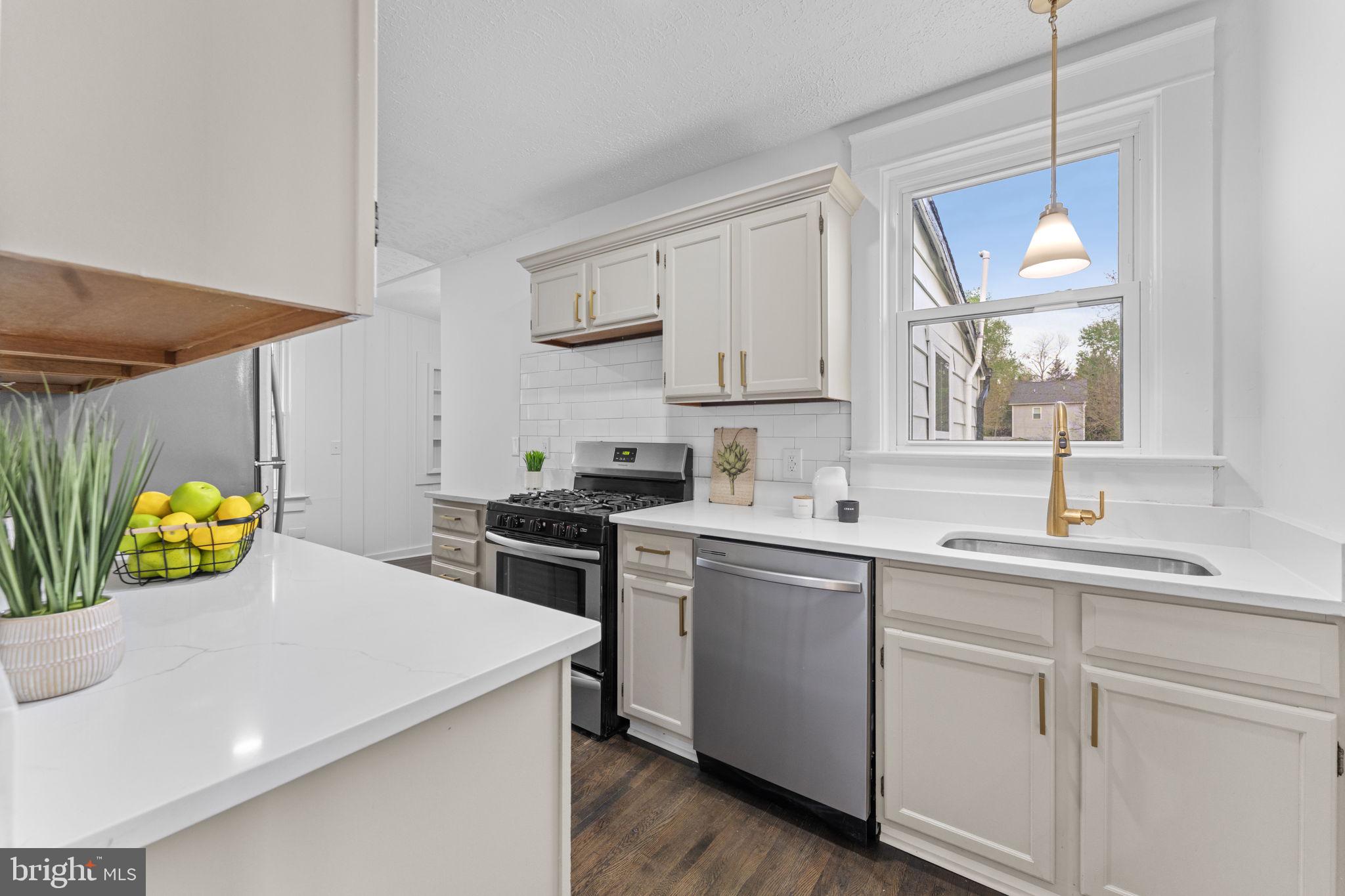 FAIRVIEW - Residential