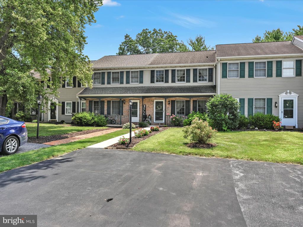 Photo of 52 Brookfield Road, LITITZ, PA 17543 (MLS # PALA2073816)