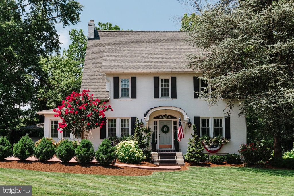 Photo of 124 Lampeter Road, Lancaster, PA 17602 (MLS # PALA2053484)