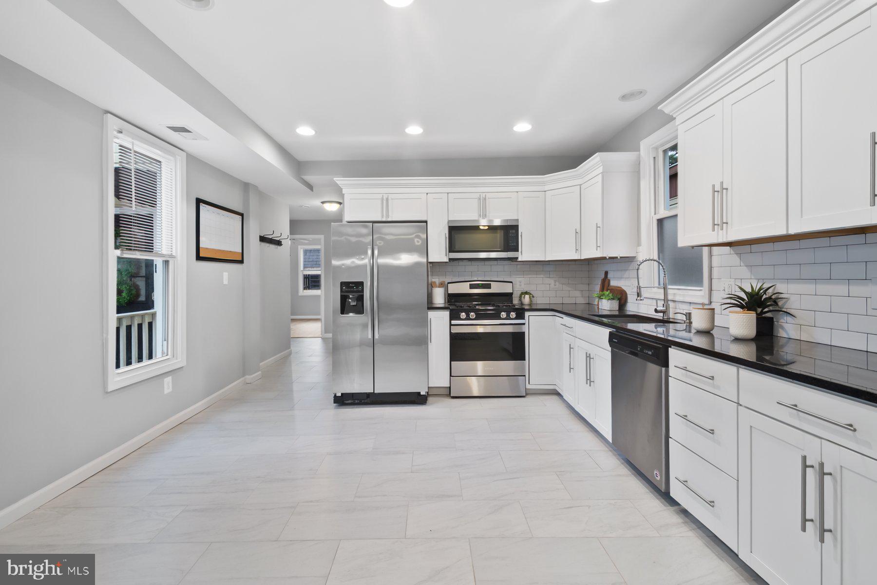 LANDSDOWNE - Residential