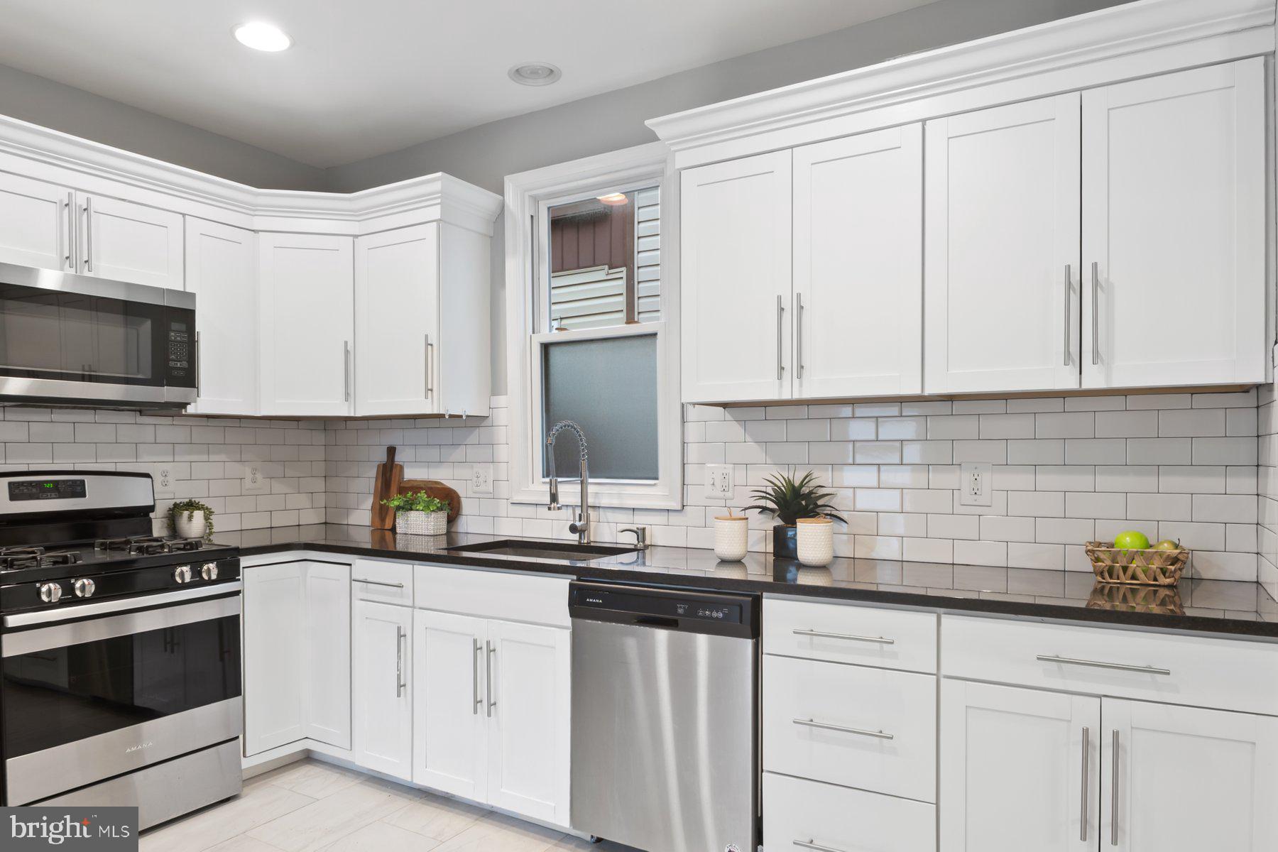 LANDSDOWNE - Residential