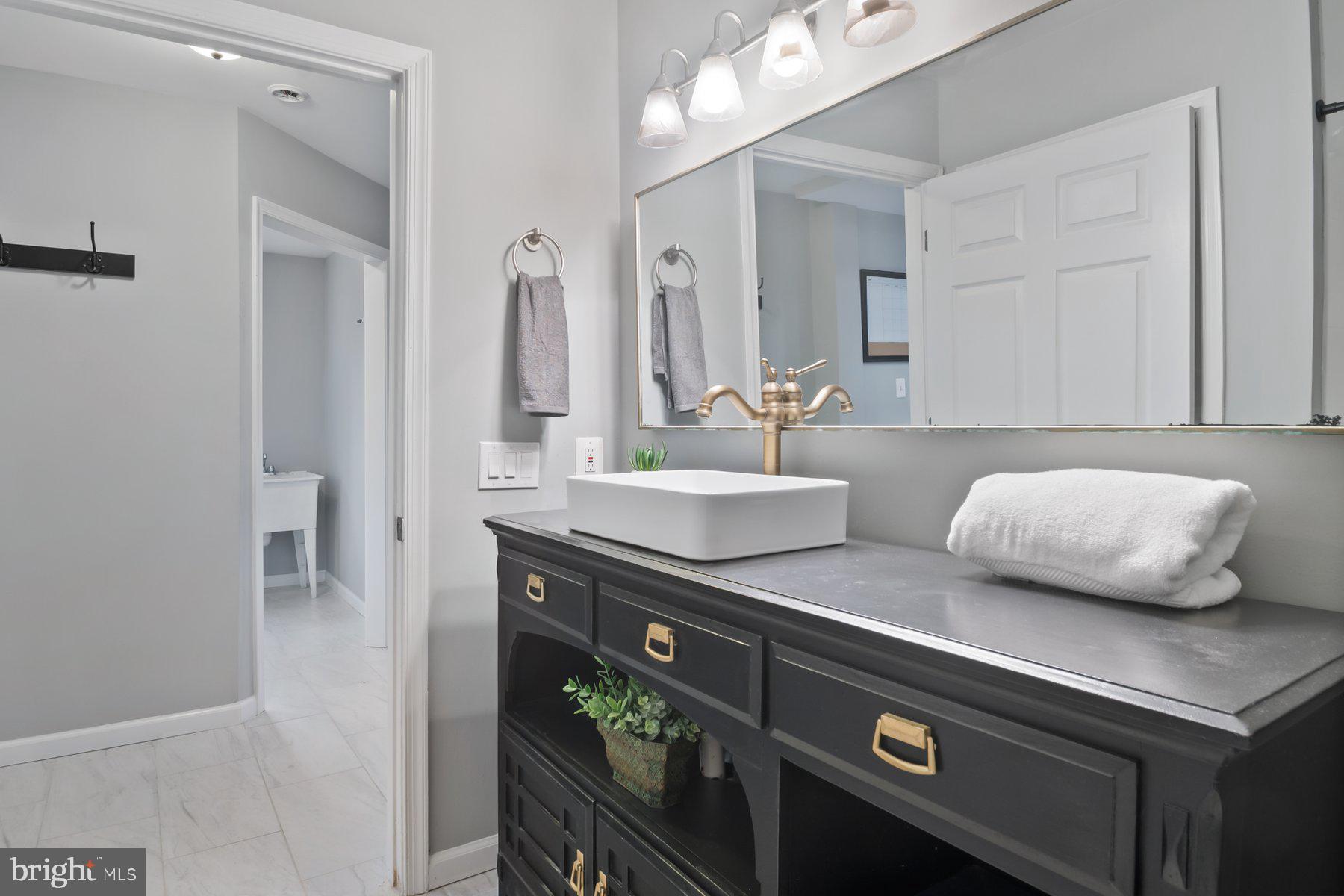 LANDSDOWNE - Residential