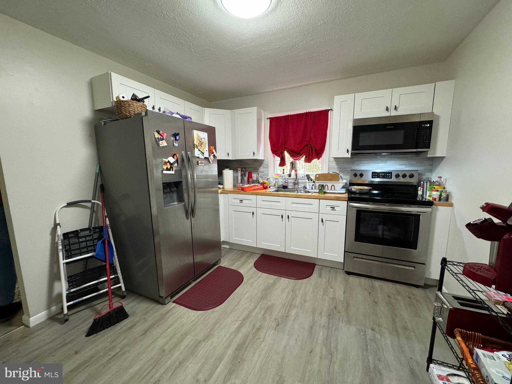 PRESIDENTIAL ARMS - Residential