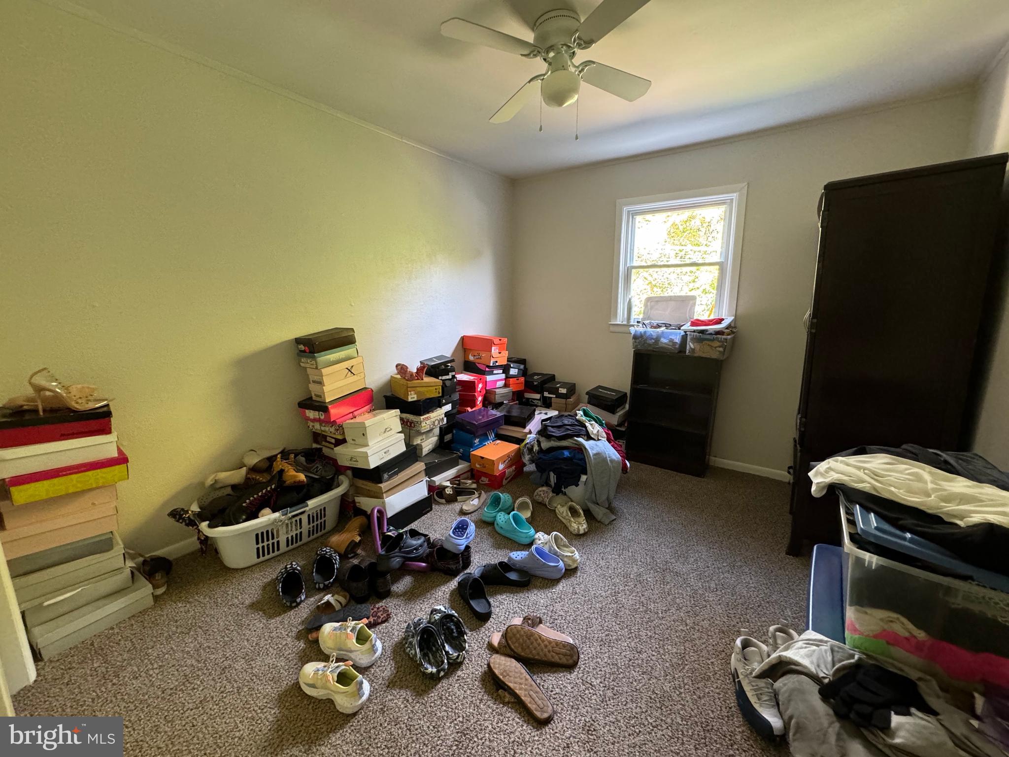 PRESIDENTIAL ARMS - Residential