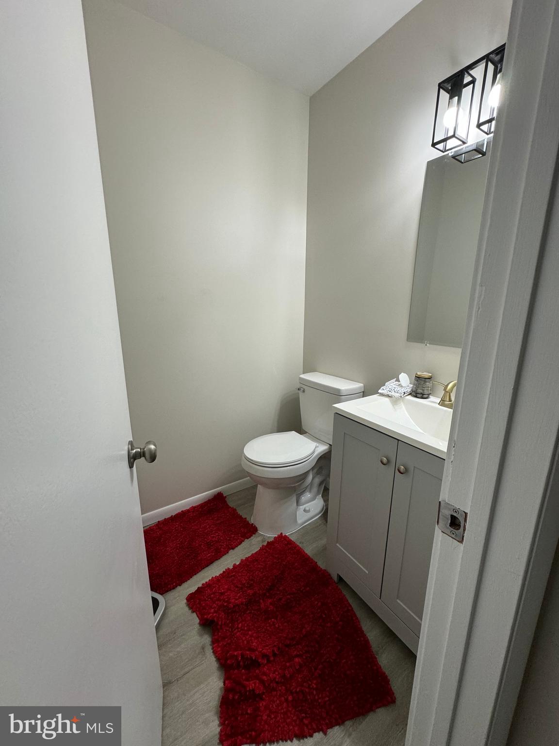 PRESIDENTIAL ARMS - Residential