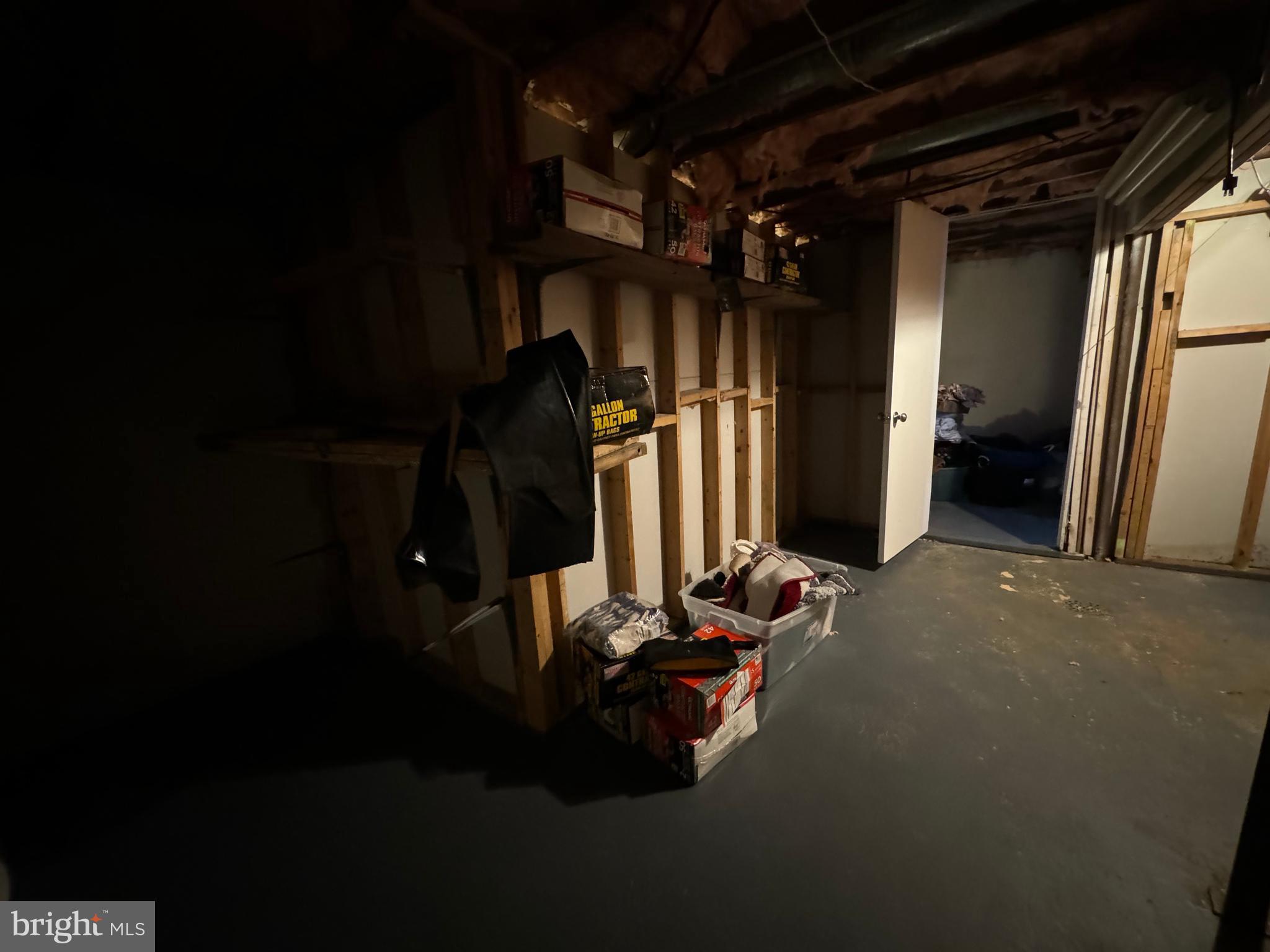 PRESIDENTIAL ARMS - Residential