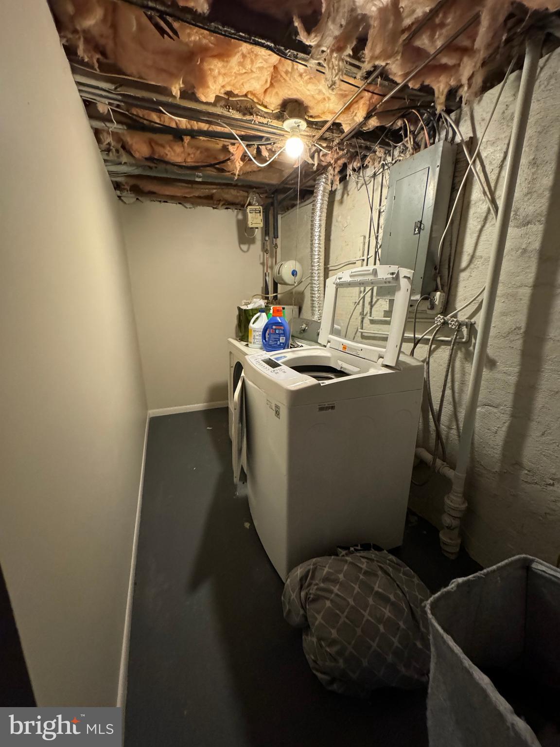 PRESIDENTIAL ARMS - Residential