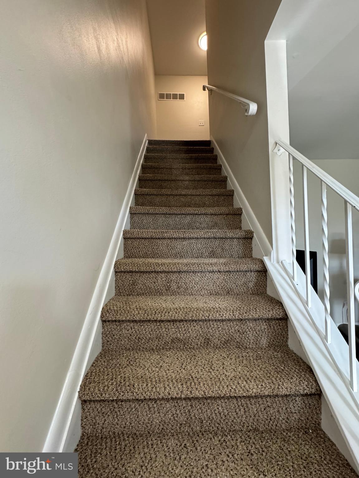 PRESIDENTIAL ARMS - Residential