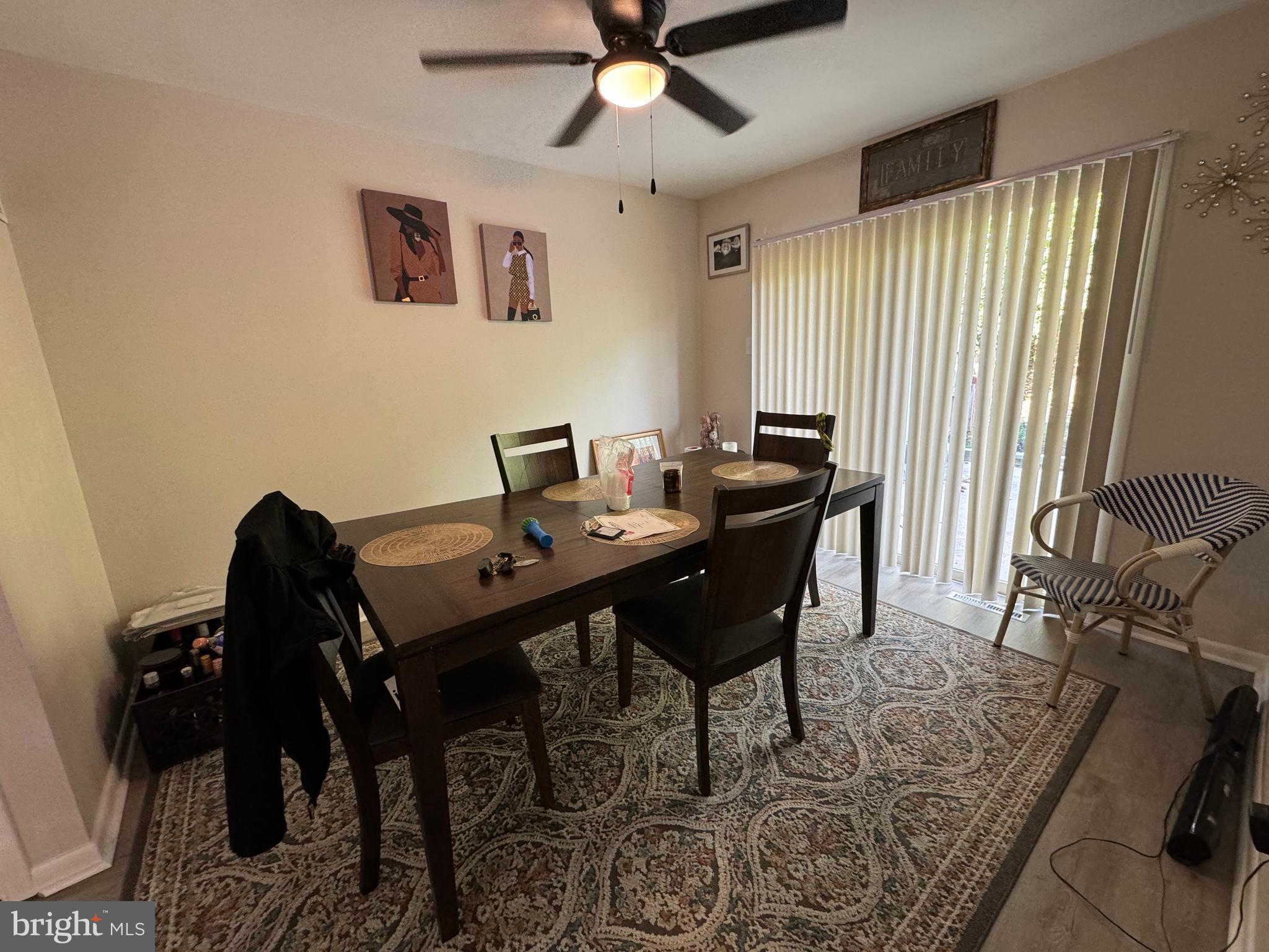 PRESIDENTIAL ARMS - Residential