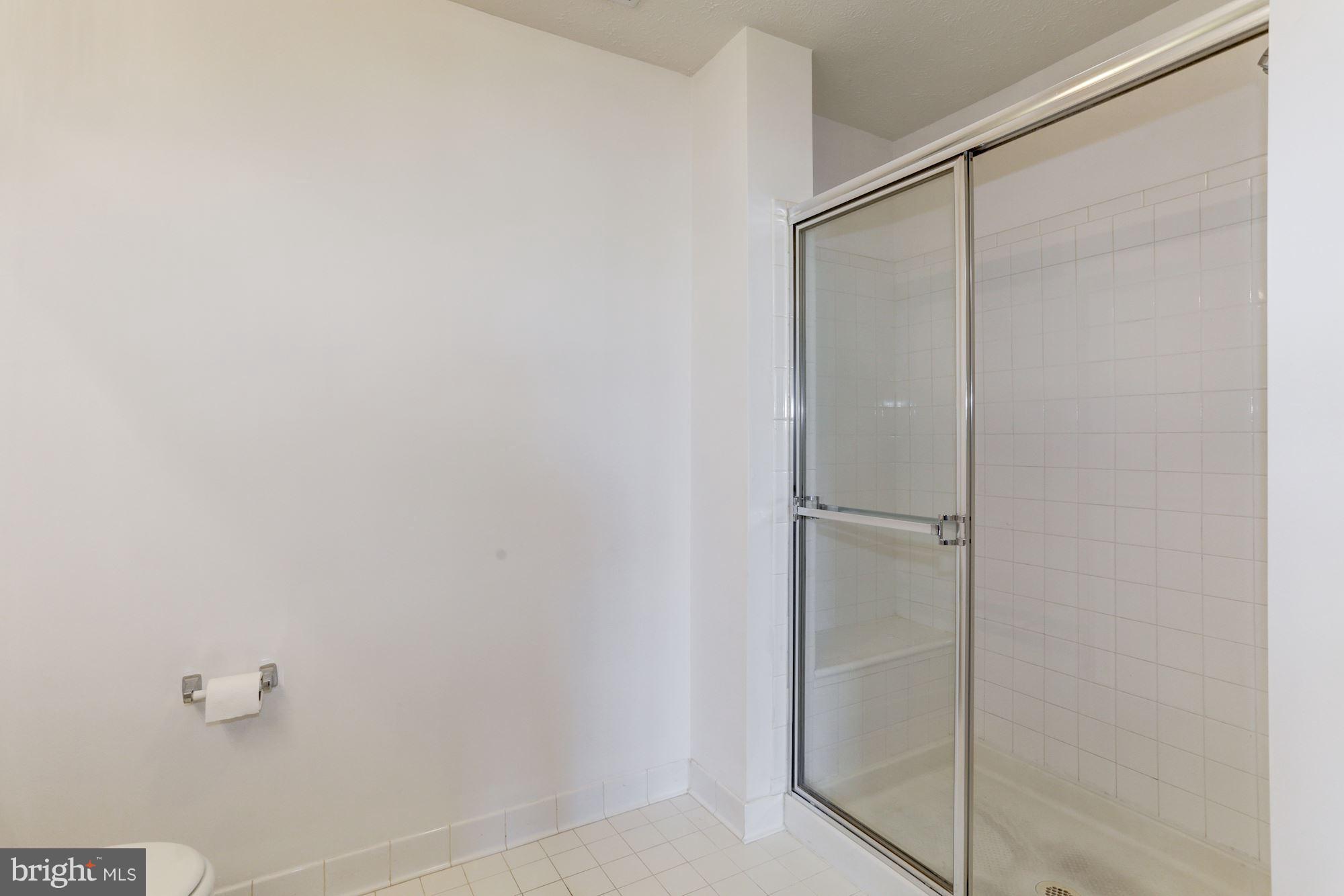 OWINGS MILLS NEWTOWN - Residential Lease