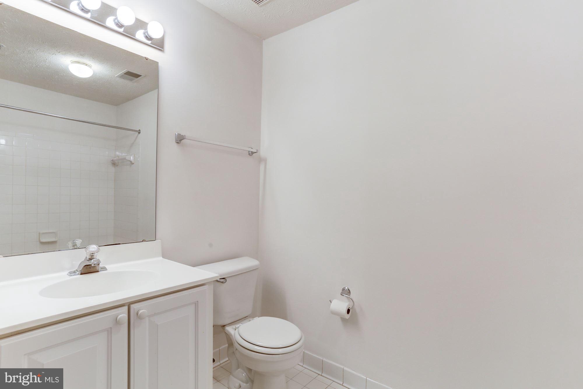 OWINGS MILLS NEWTOWN - Residential Lease