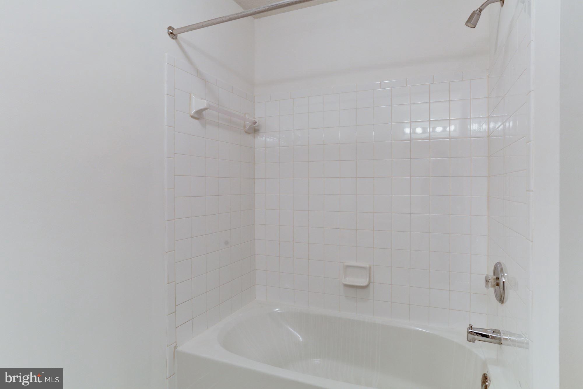 OWINGS MILLS NEWTOWN - Residential Lease