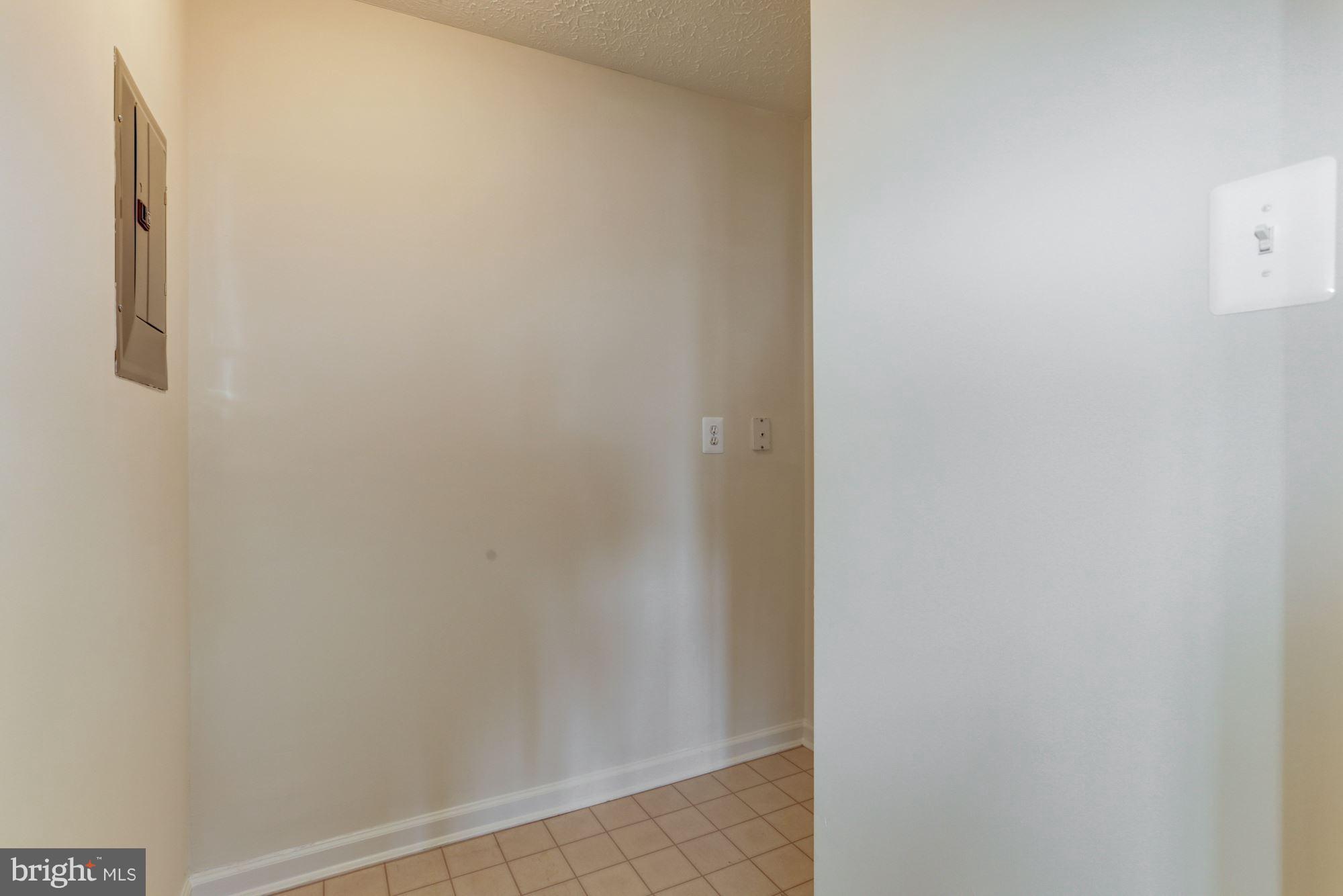 OWINGS MILLS NEWTOWN - Residential Lease