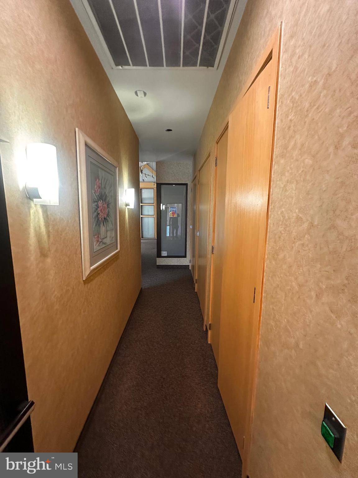 BELLS CORNER - Commercial Lease