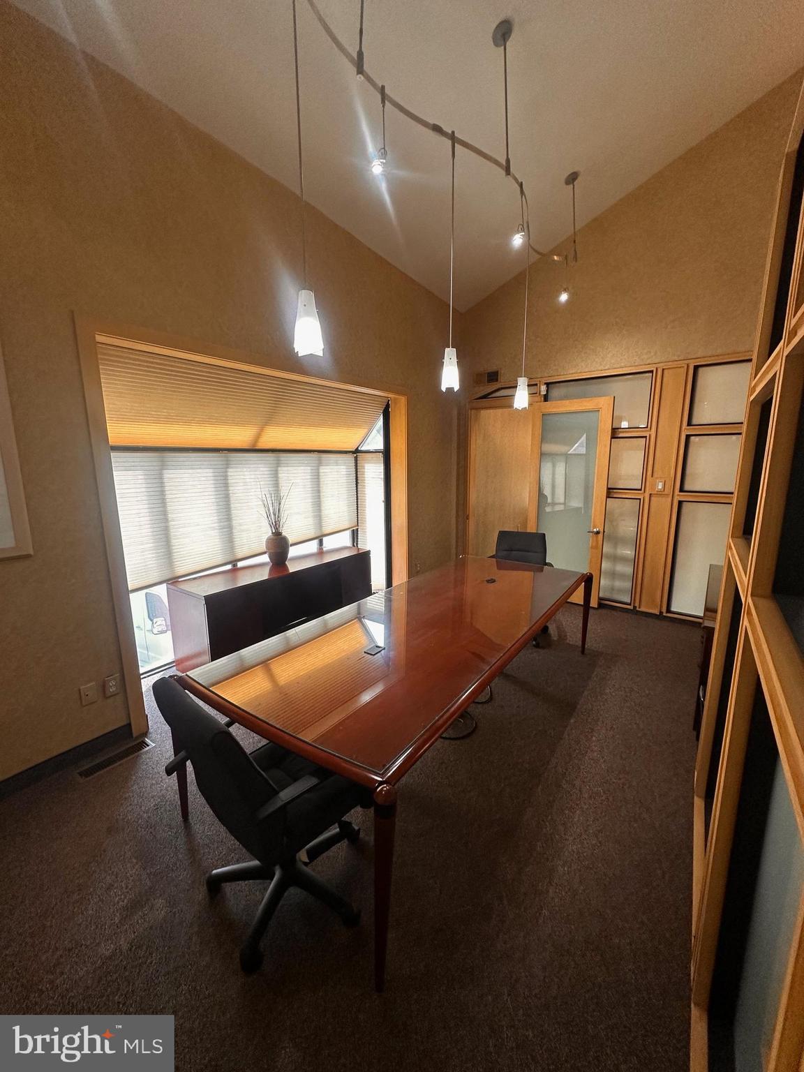 BELLS CORNER - Commercial Lease